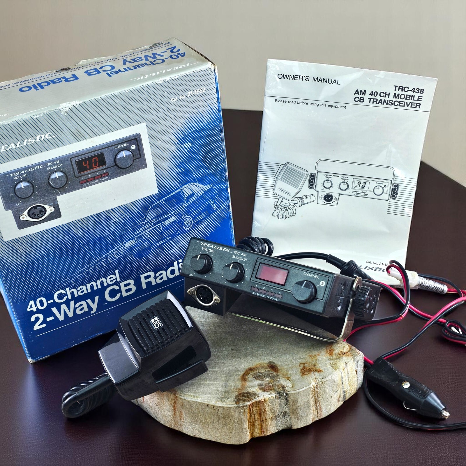 VTG Realistic TRC-438 Citizens Band Transceiver CB Radio AM 40 CH Mobile Works
