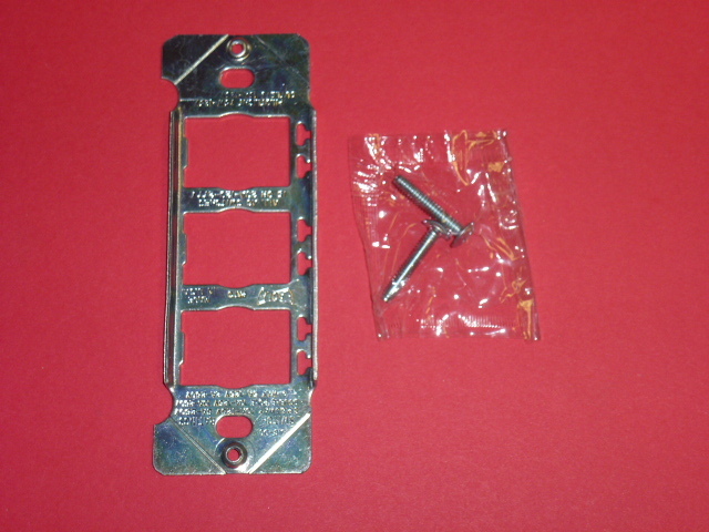 NOS! Lot of 25 EAGLE TRIPLE INTERCHANGE HORIZONTAL MOUNTING STRAP , #913-BOX