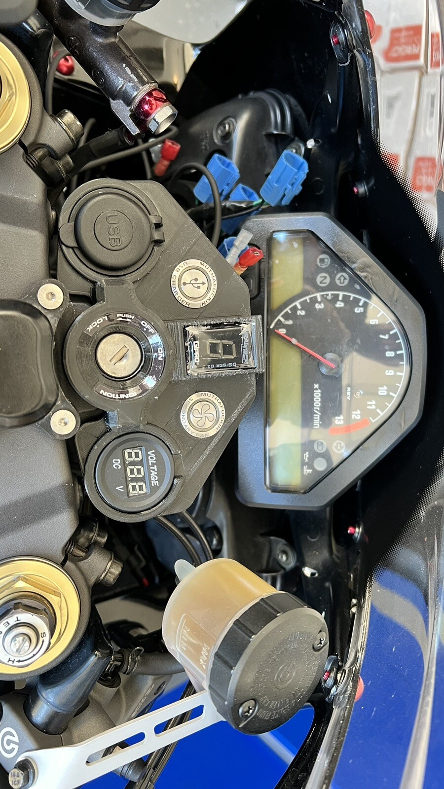 Gear Indicator Bracket 04-06 Honda CBR1000RR