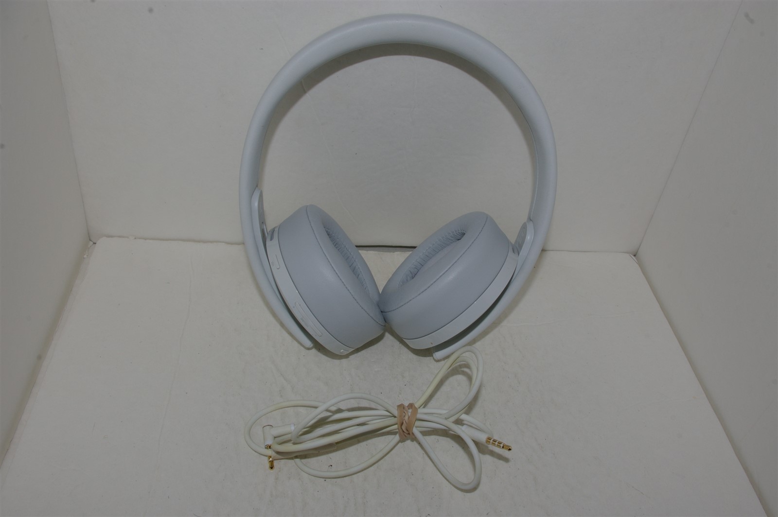 Sony Playstation Gold Wireless Stereo Headset PS4 White NO DONGLE