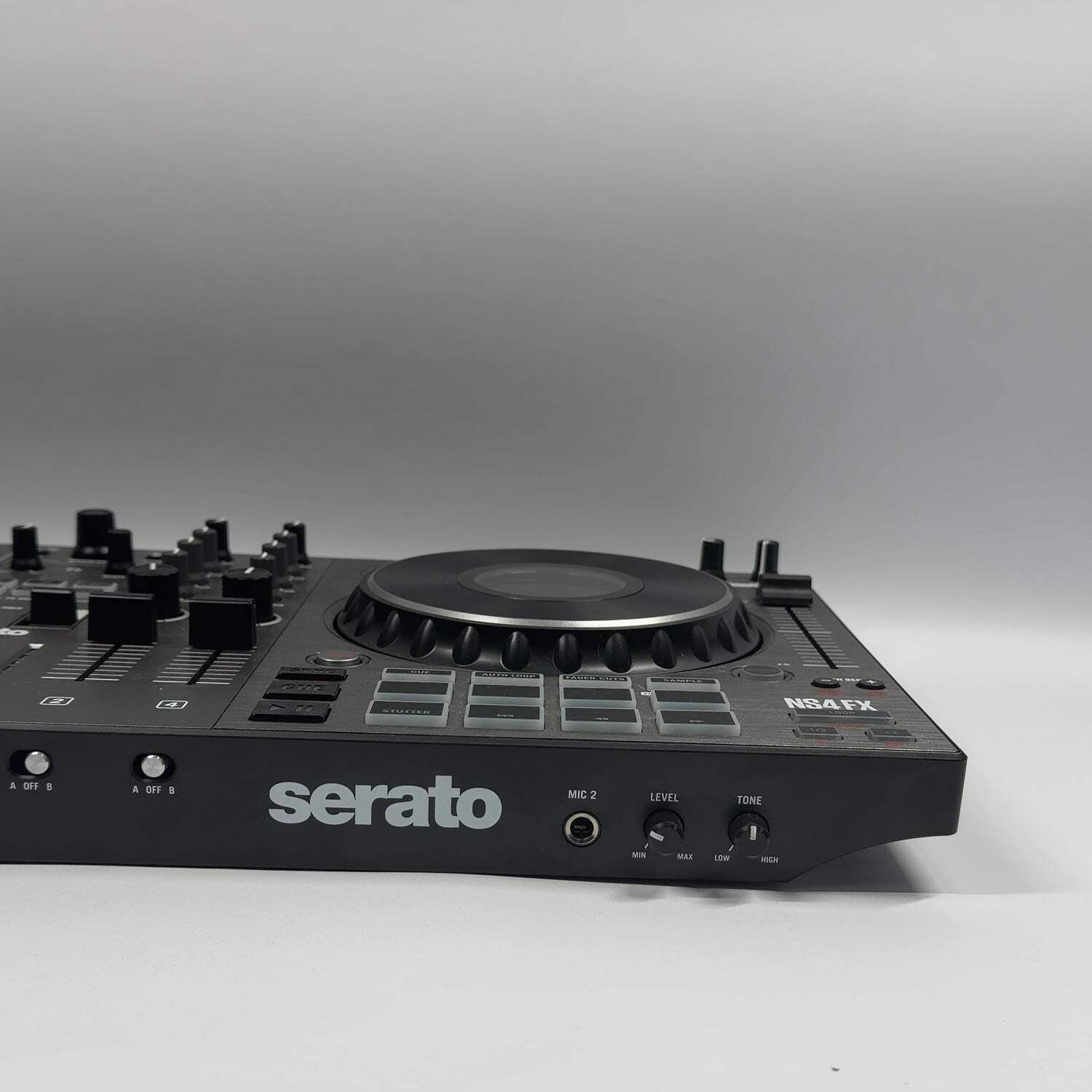 Numark Serato NS4FX 4-Channel All-In-One DJ System
