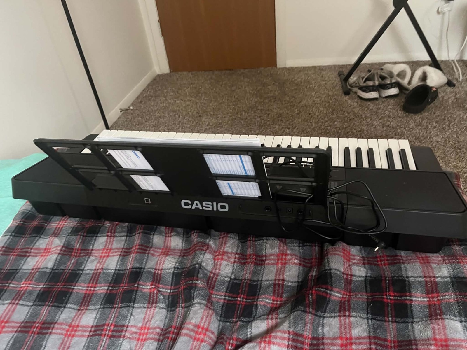Casio Keyboard Piano With Stand