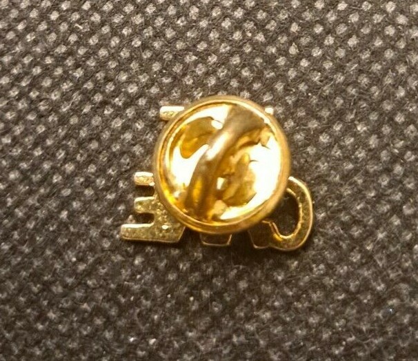 WE CARE TIE TACK! e2977UXX