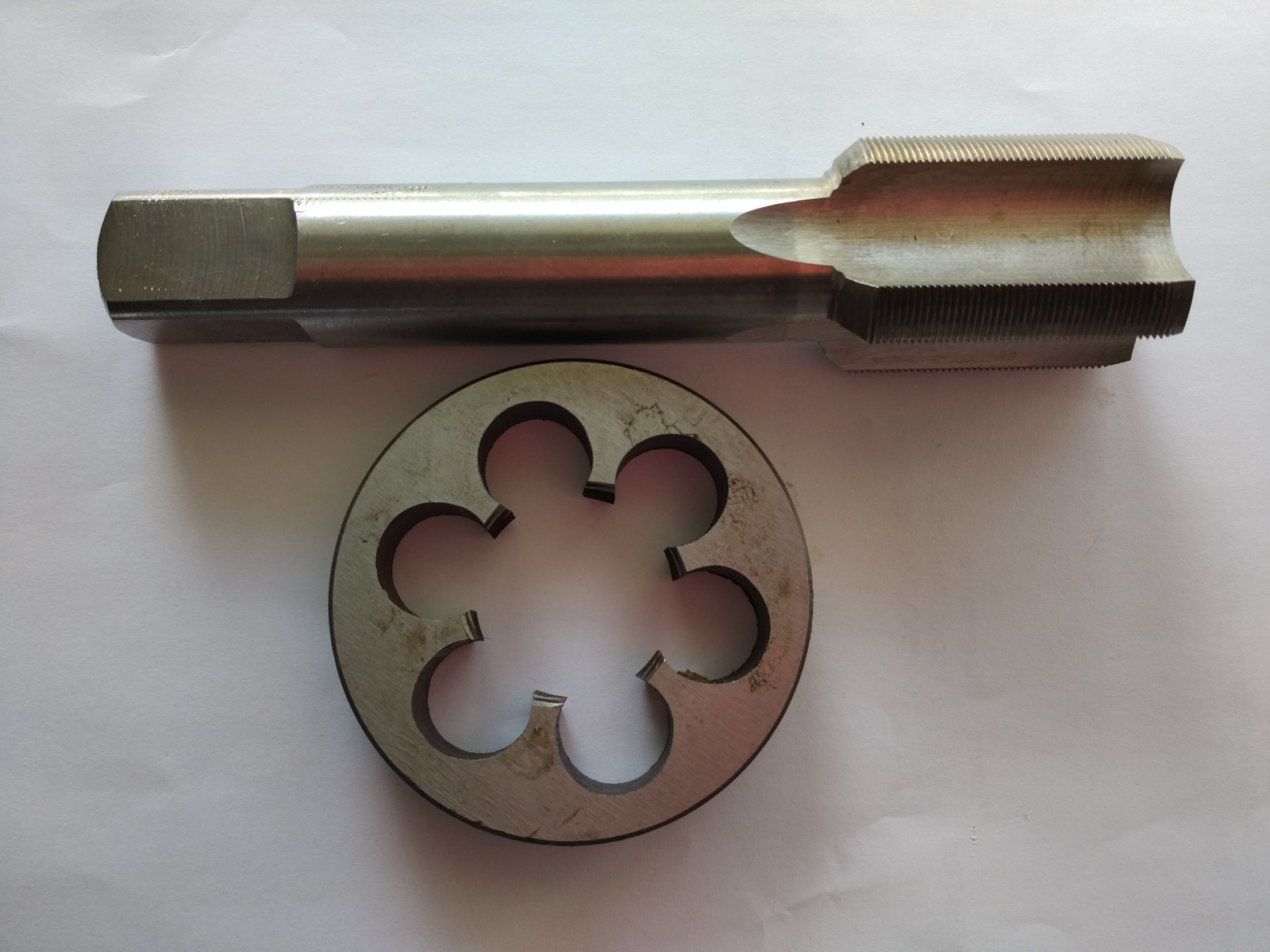 Lots 1pc HSS Machine 1 1/4-8 UN Tap and 1pc 1 1/4-8 UN Die Threading Tool