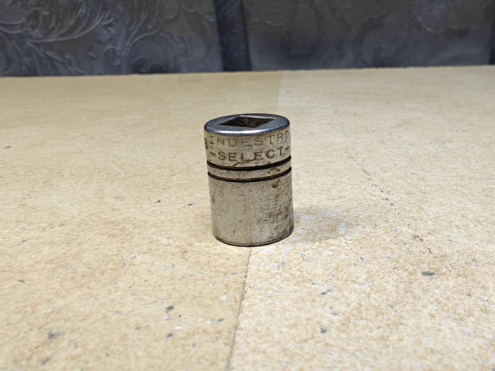 INDESTRO SELECT USA 6218  SOCKET 9/16 DRIVE  12 POINT