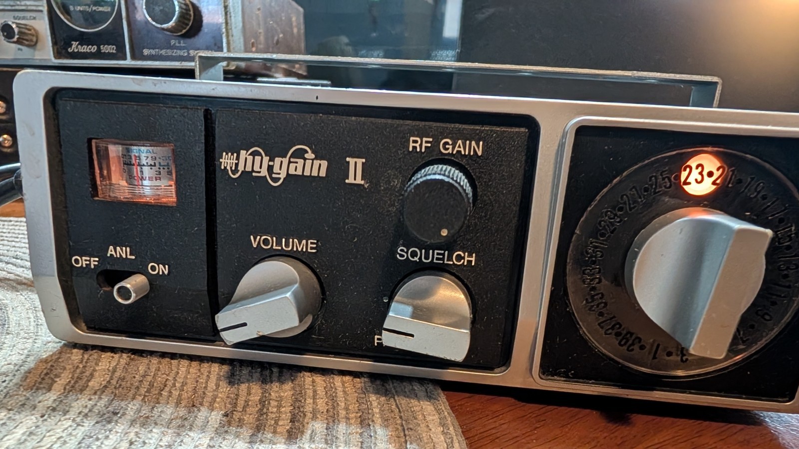 HyGain II 40 CH AM CB Radio - Peaked, Tuned, Tested WATCH VIDEO !