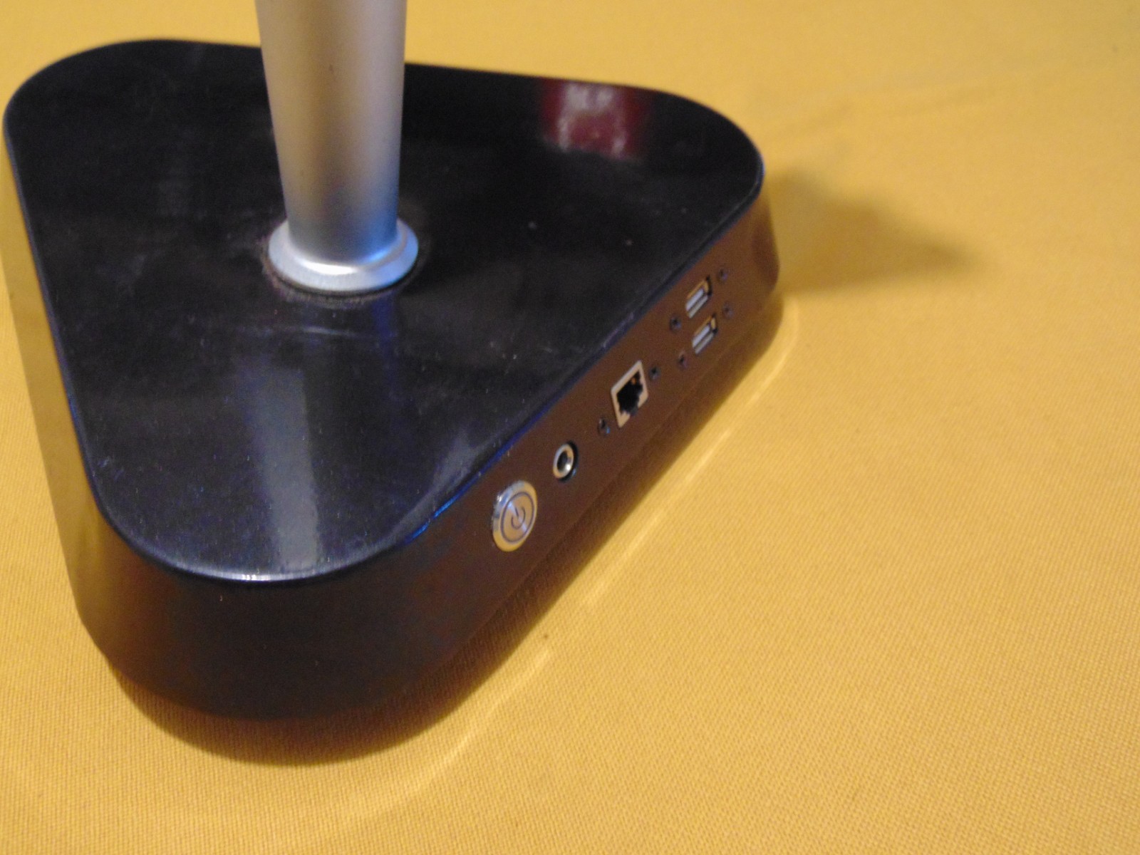 Ikio Dynamic Detection Display Temperature Scanner Kiosk with Table Stand