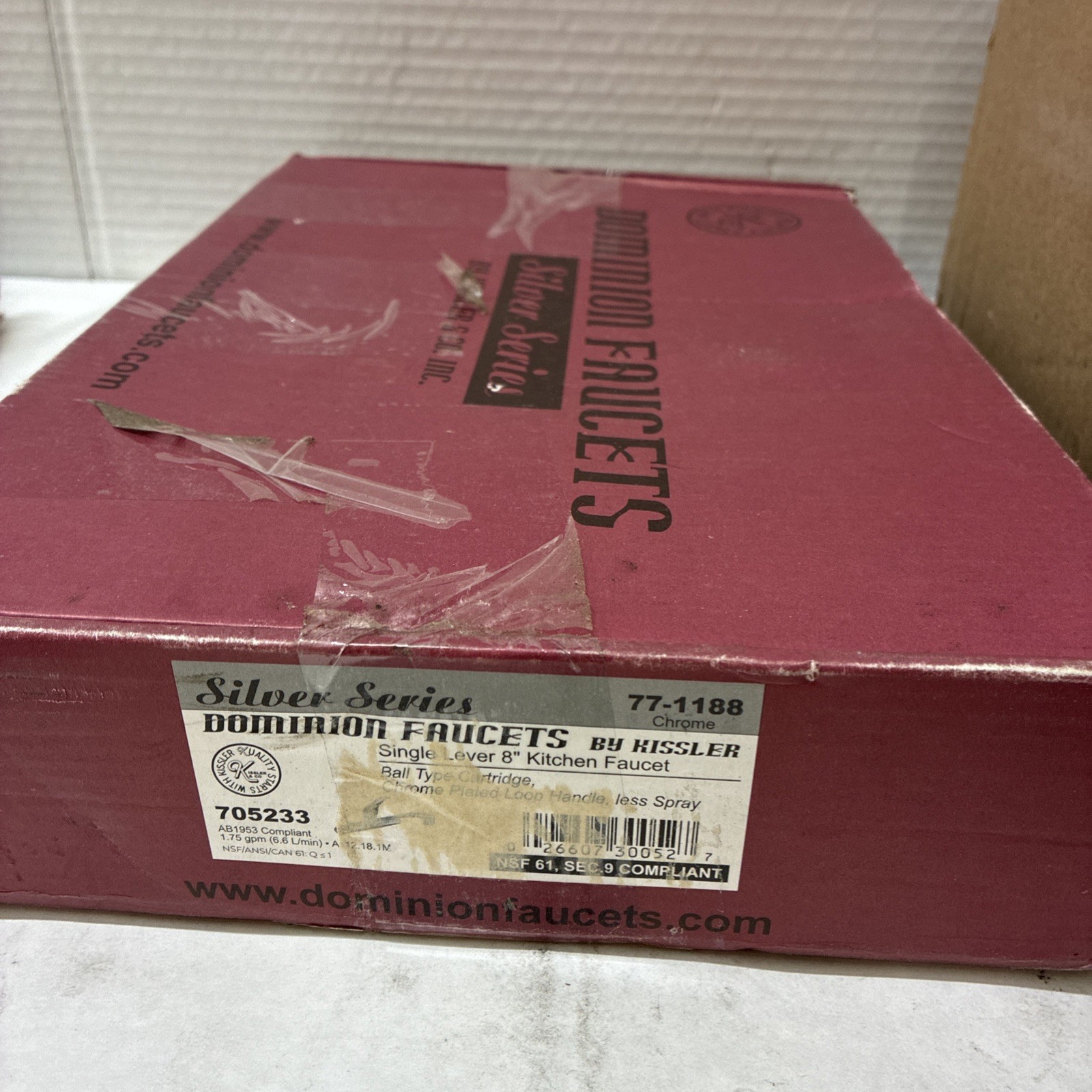 DOMINION FAUCETS SILVER SERIES SINGLE LEVER 8" KITCHEN FAUCET