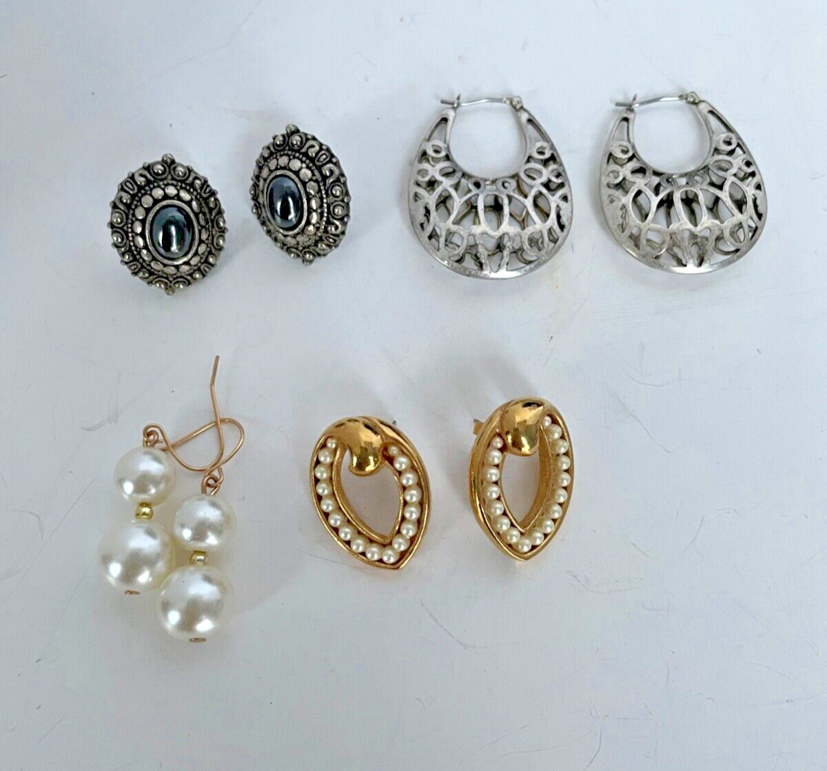 LOT 4 pr Vintage  Quality  Earrings Pierced  Faux Pearl Silver Tone  Grey  DN52