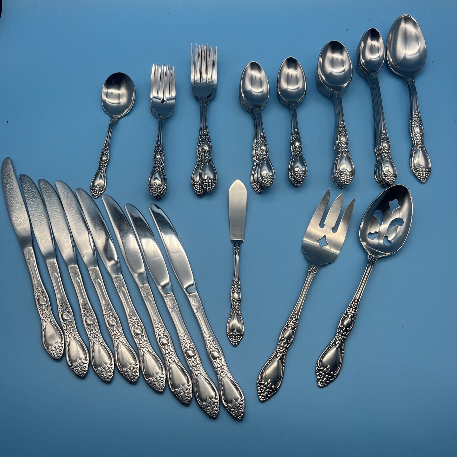 53 Oneida WM A Rogers Deluxe "Huntington" Stainless Flatware Forks Spoons Knives