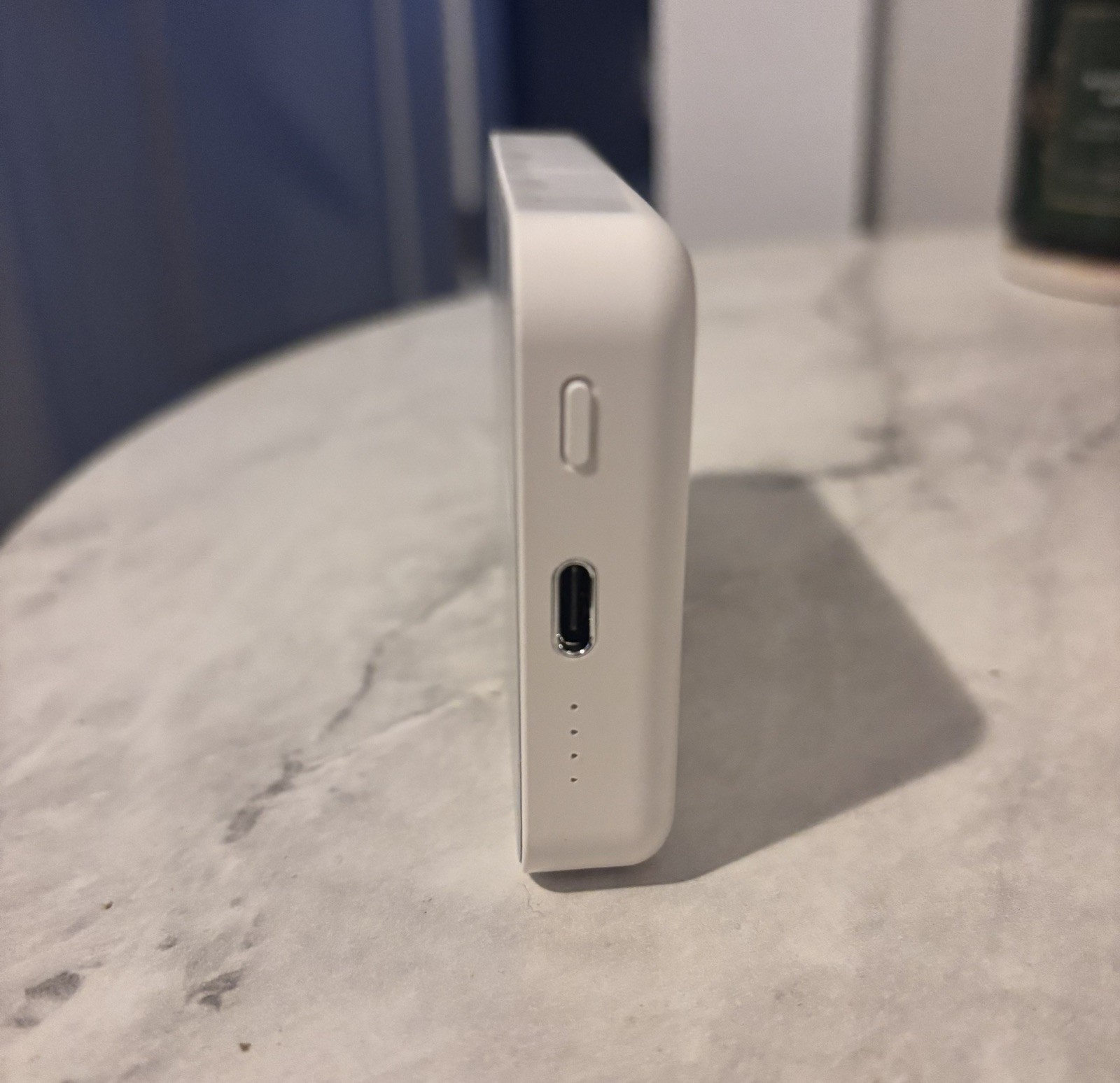 Magnetic 5000 mAh Power Bank - Arctic White