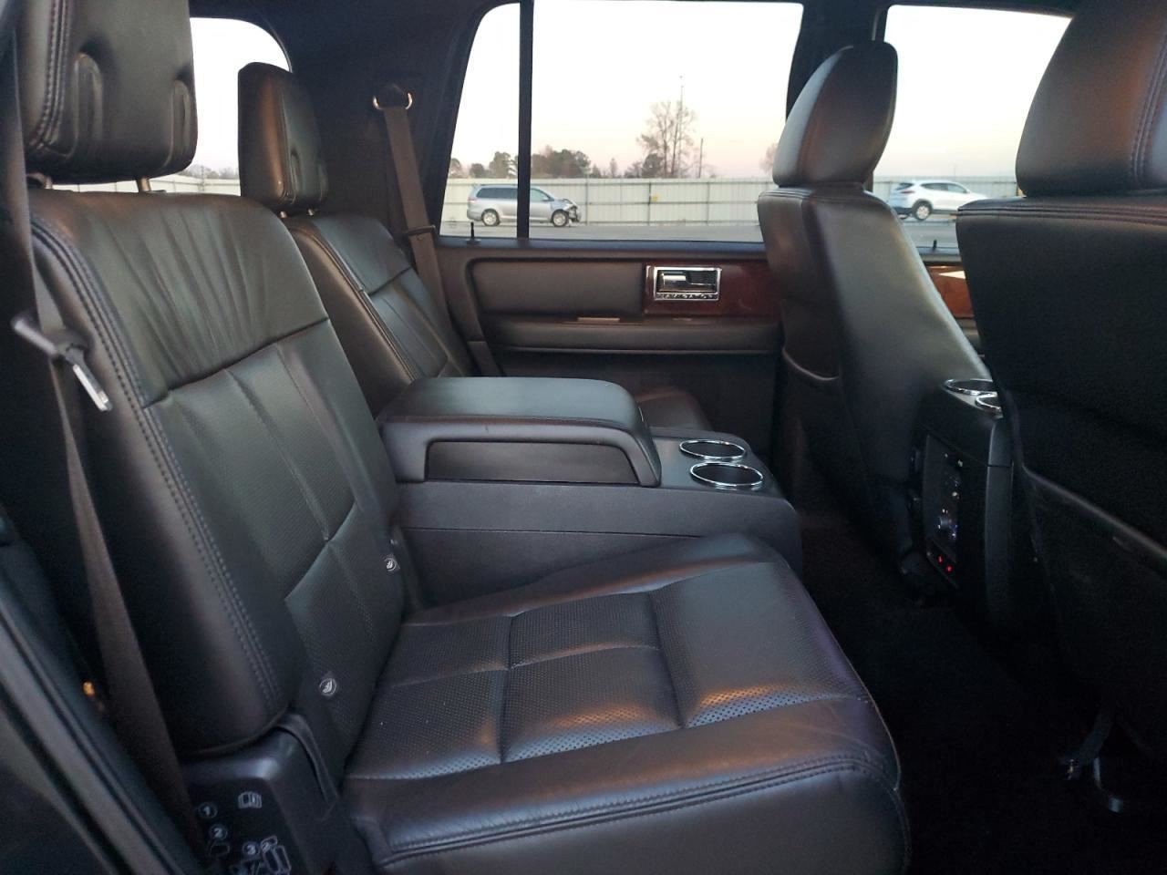 NAVIGATOR 2014 Glove Box 4979634