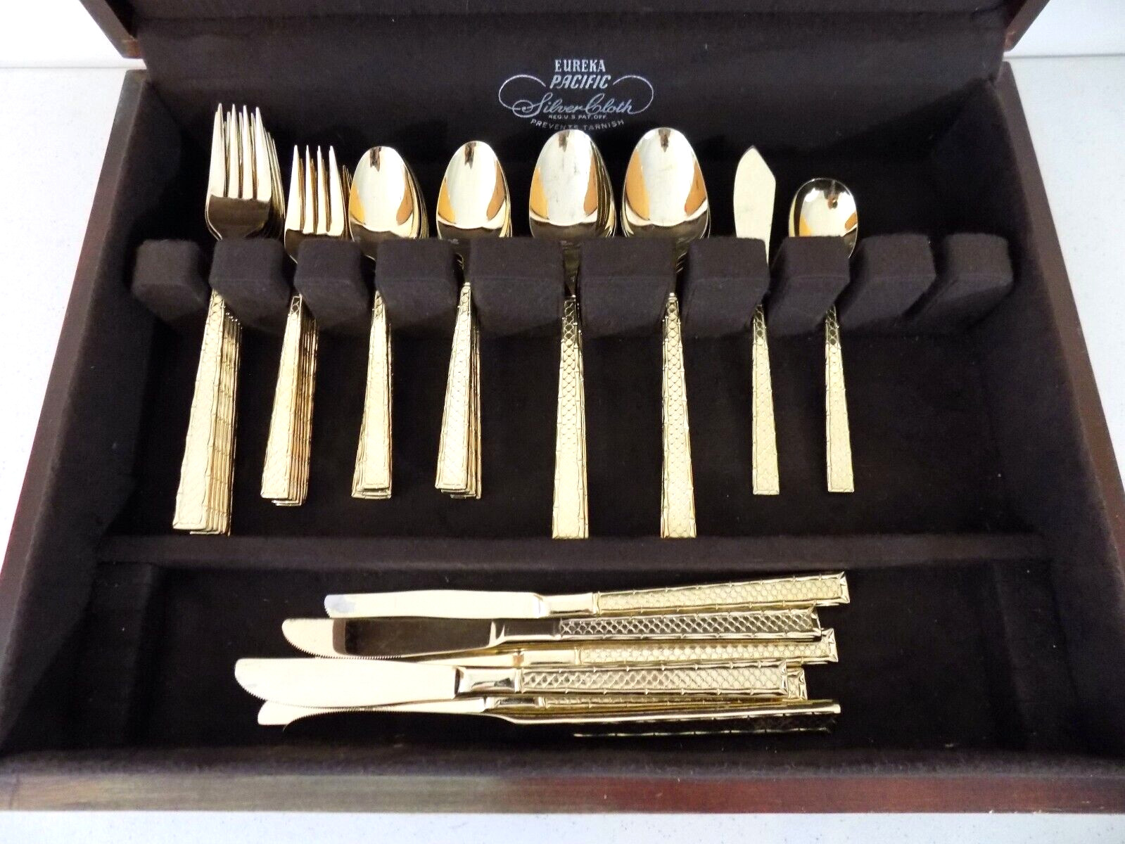 47 pc Stanley Roberts Arbor Pattern Gold Electroplate Flatware Set + Chest