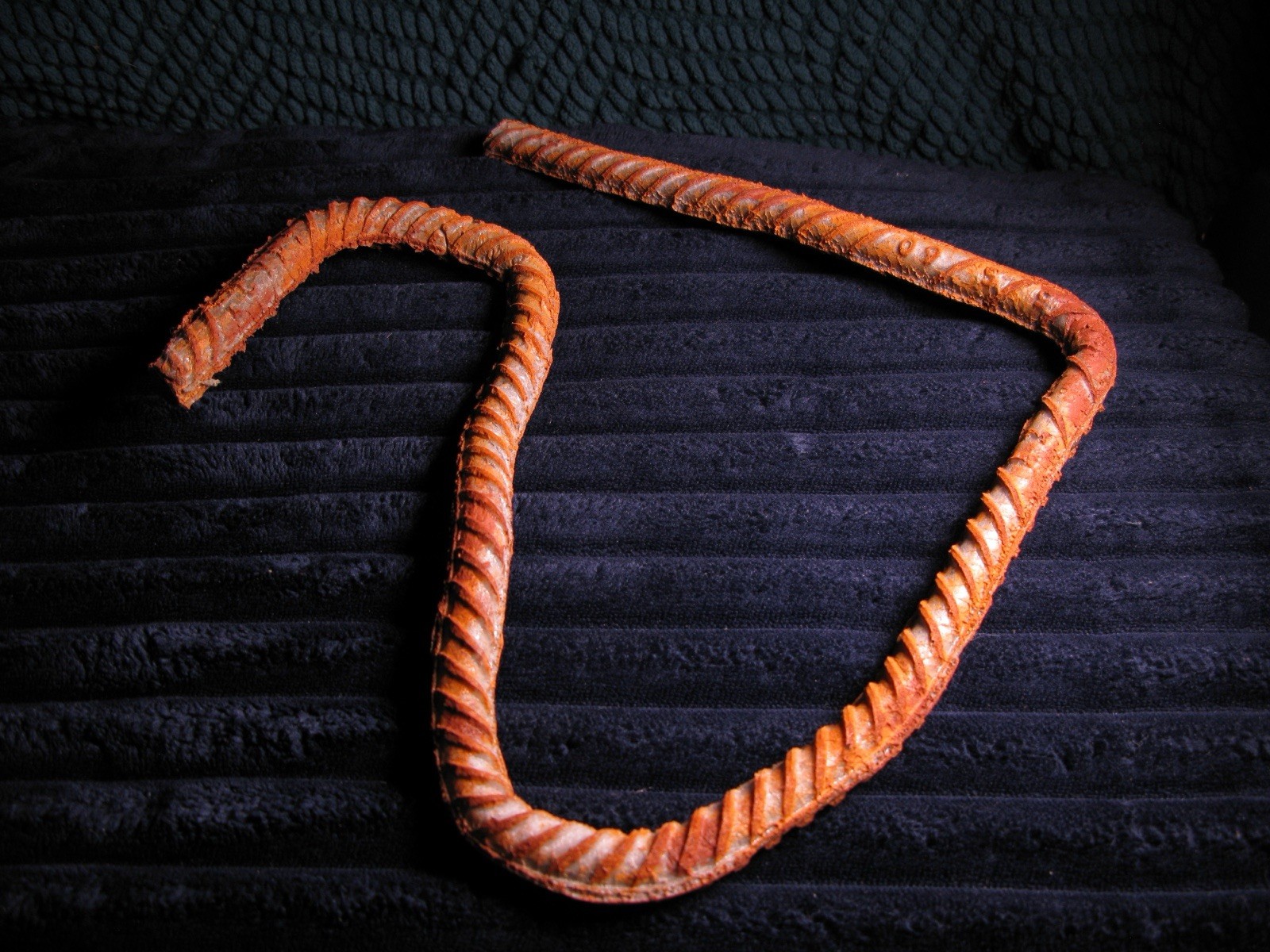 Spirit Halloween Madison Scare Park Rusty Foam Bend Rebar Fake Prank Prop Bend