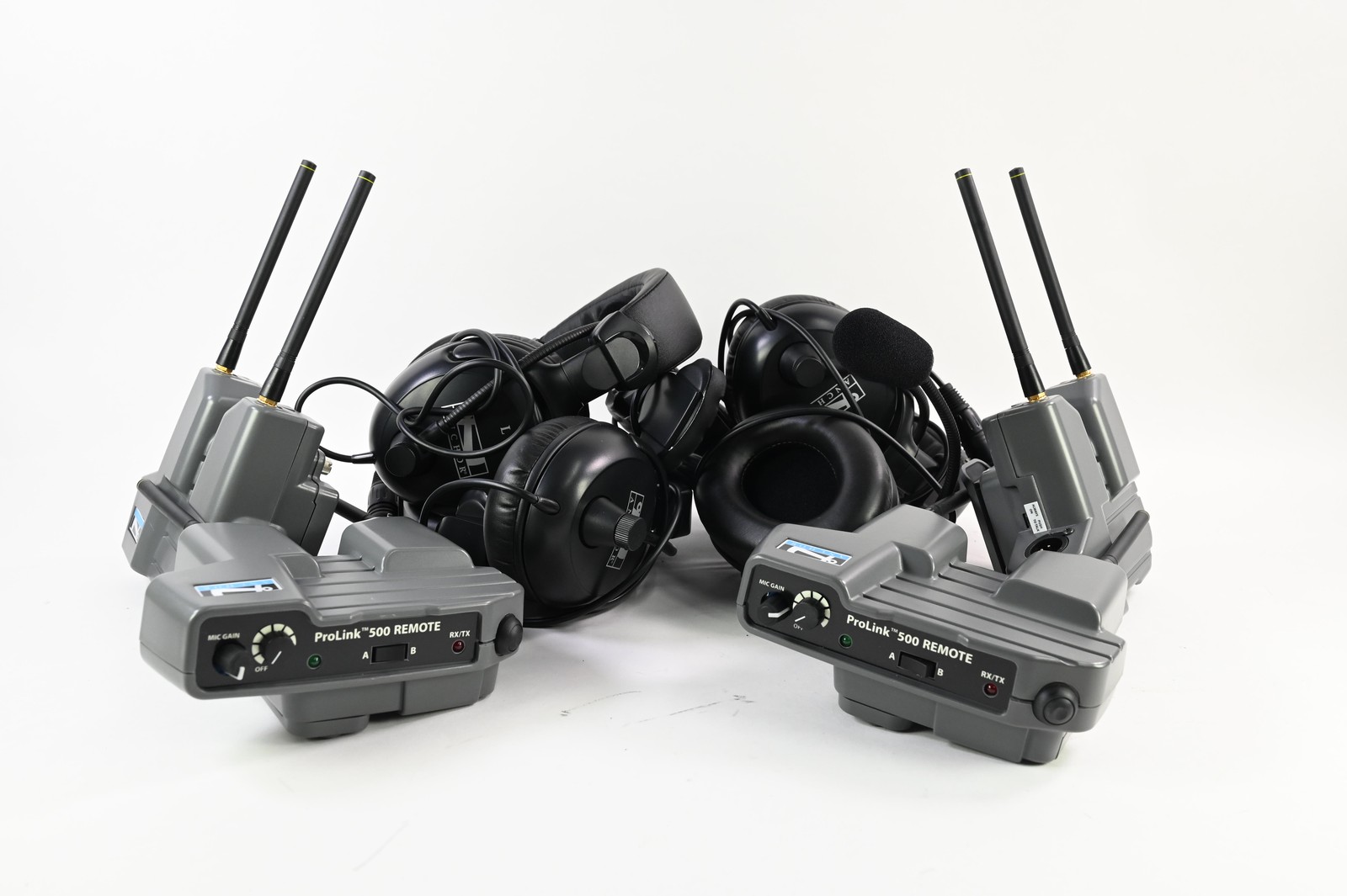 LOT 4 - Anchor Prolink 500 remote with anchor headsets (H-2000S) & HardCas #G217