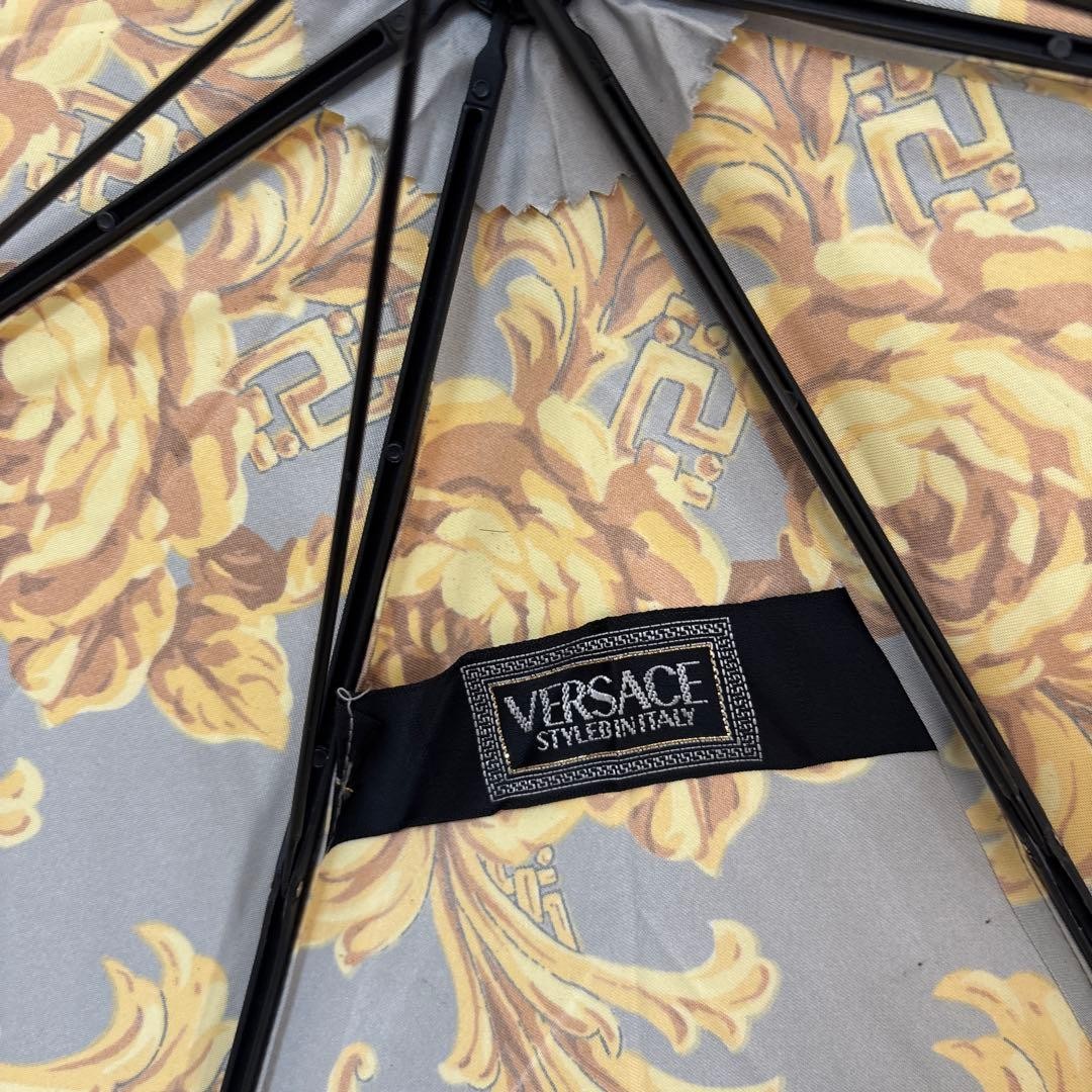 Vintage Gianni Versace Baroque Gold pattern foldable umbrella Authentic Used