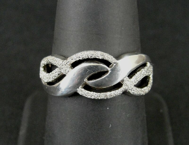 Ring Silver Swirl open Design Smooth and Texture Sterling 925 Size 8 Band Ring