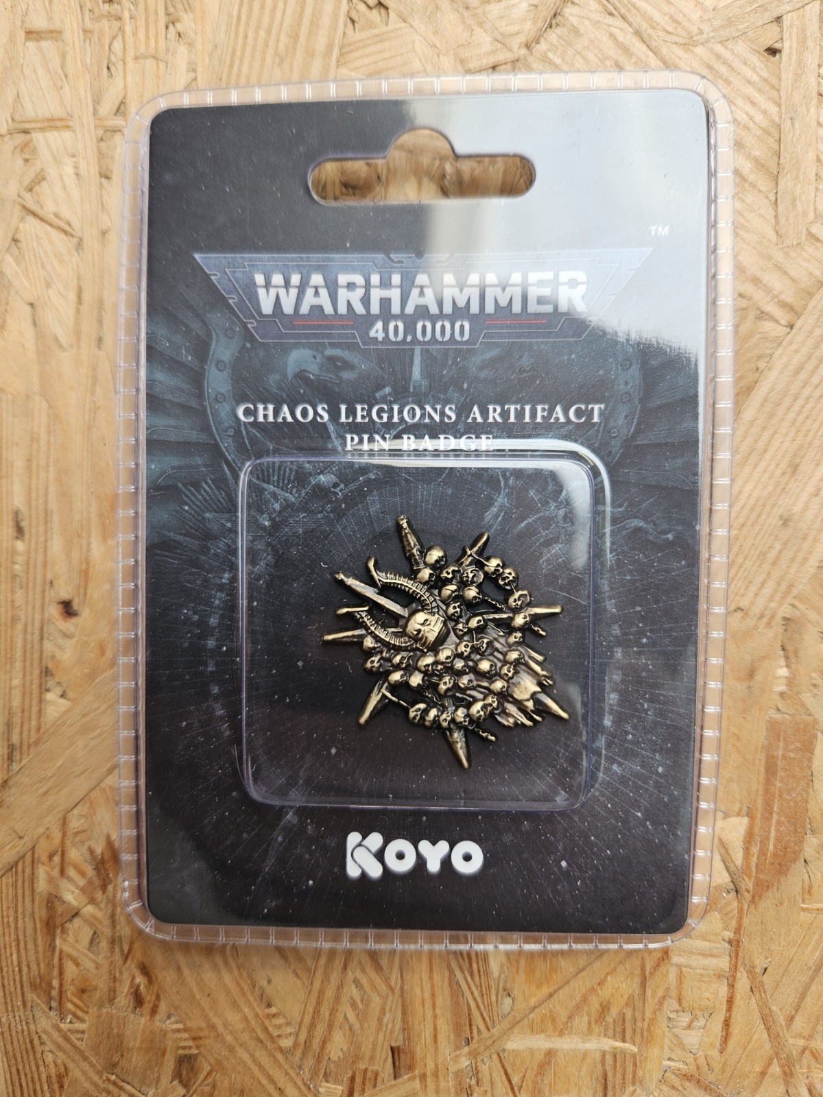 Warhammer 40k Koyo Chaos Legions Artifact Pin Badge New Sealed