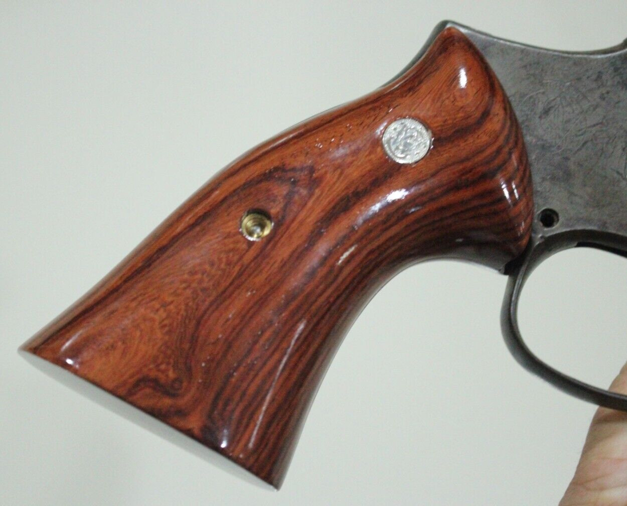 TARGET GRIPS FOR S&W K, L FRAME SQUARE BUTT MOD 686, 66 ROSE WOOD NICE GIFT # 12