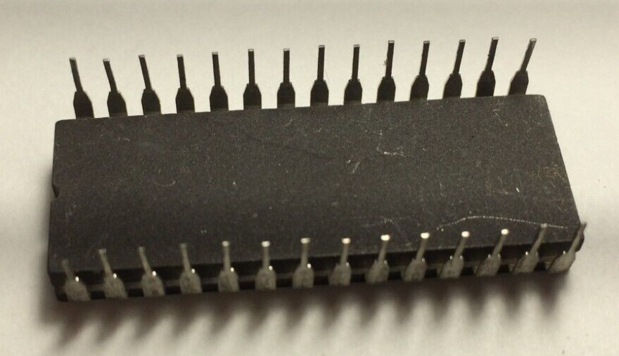 AM29705DM Date Code 1979 Ceramic Integrated Circuit Sandwiched AMD