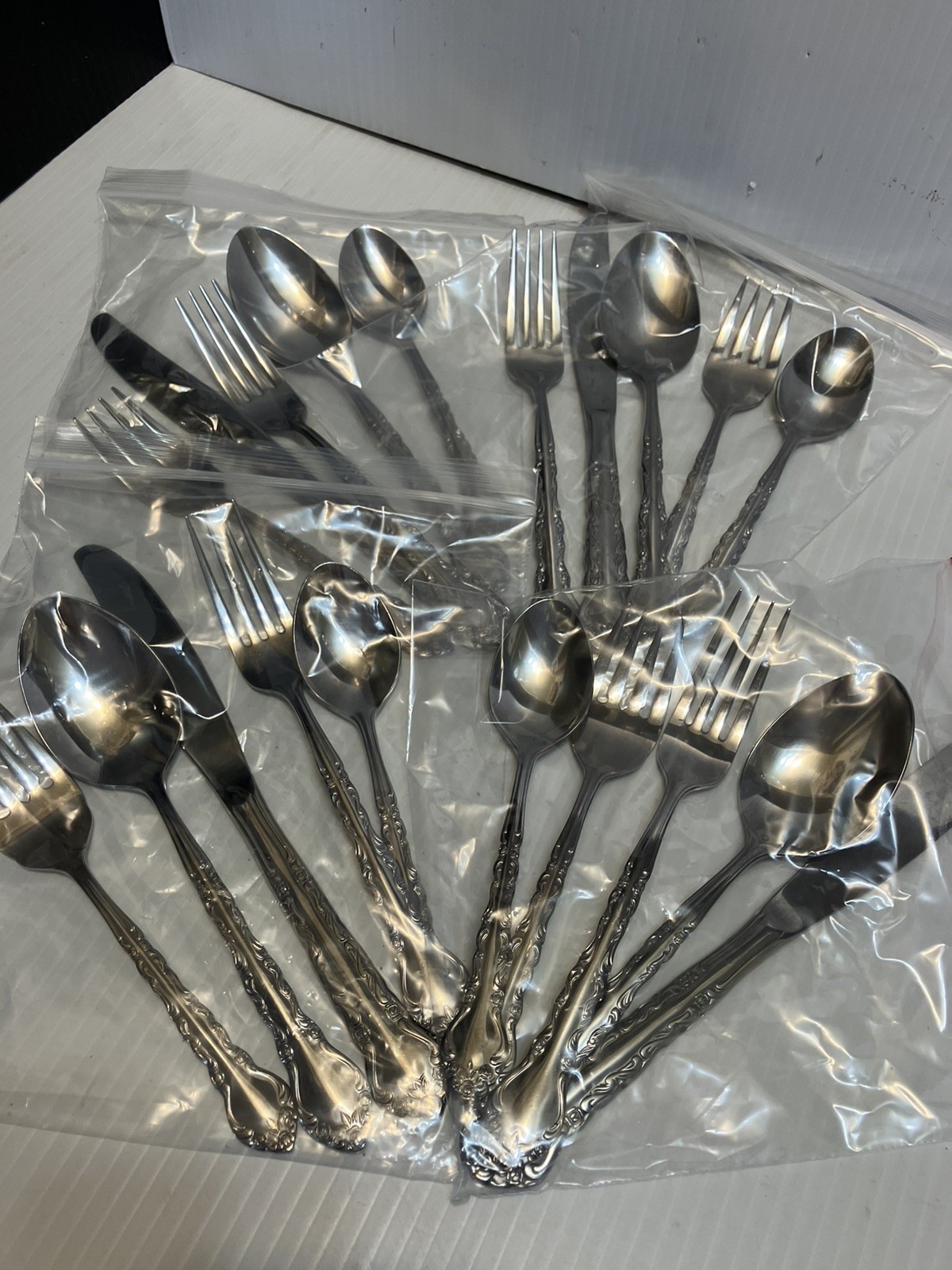 20 Pc Excel EXF 10 Rose Stainless Steel 18/0 Flatware 4 Place Settings NEW Korea