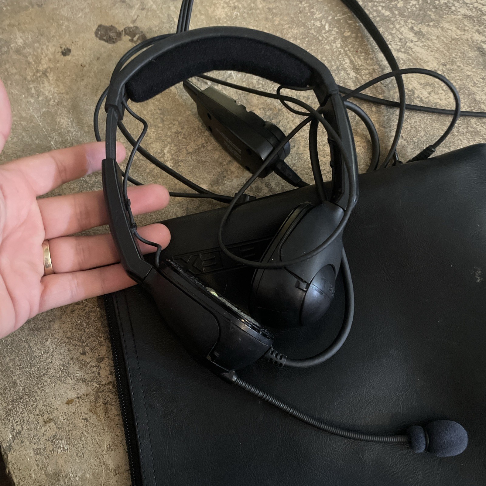 TELEX AIRMAN ANR500 AVIATION HEADSET W/ TELEX CARRYING CASE