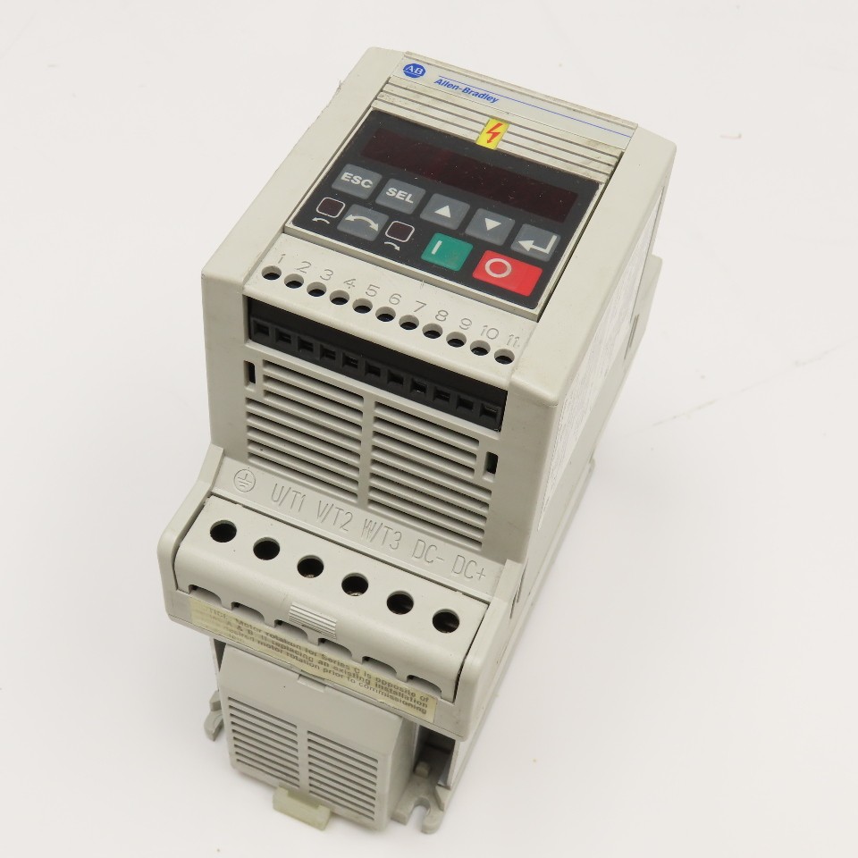Allen Bradley 160-BA03NPS1 FRN: 7.06 1Hp 460V 3Ph Speed Controller