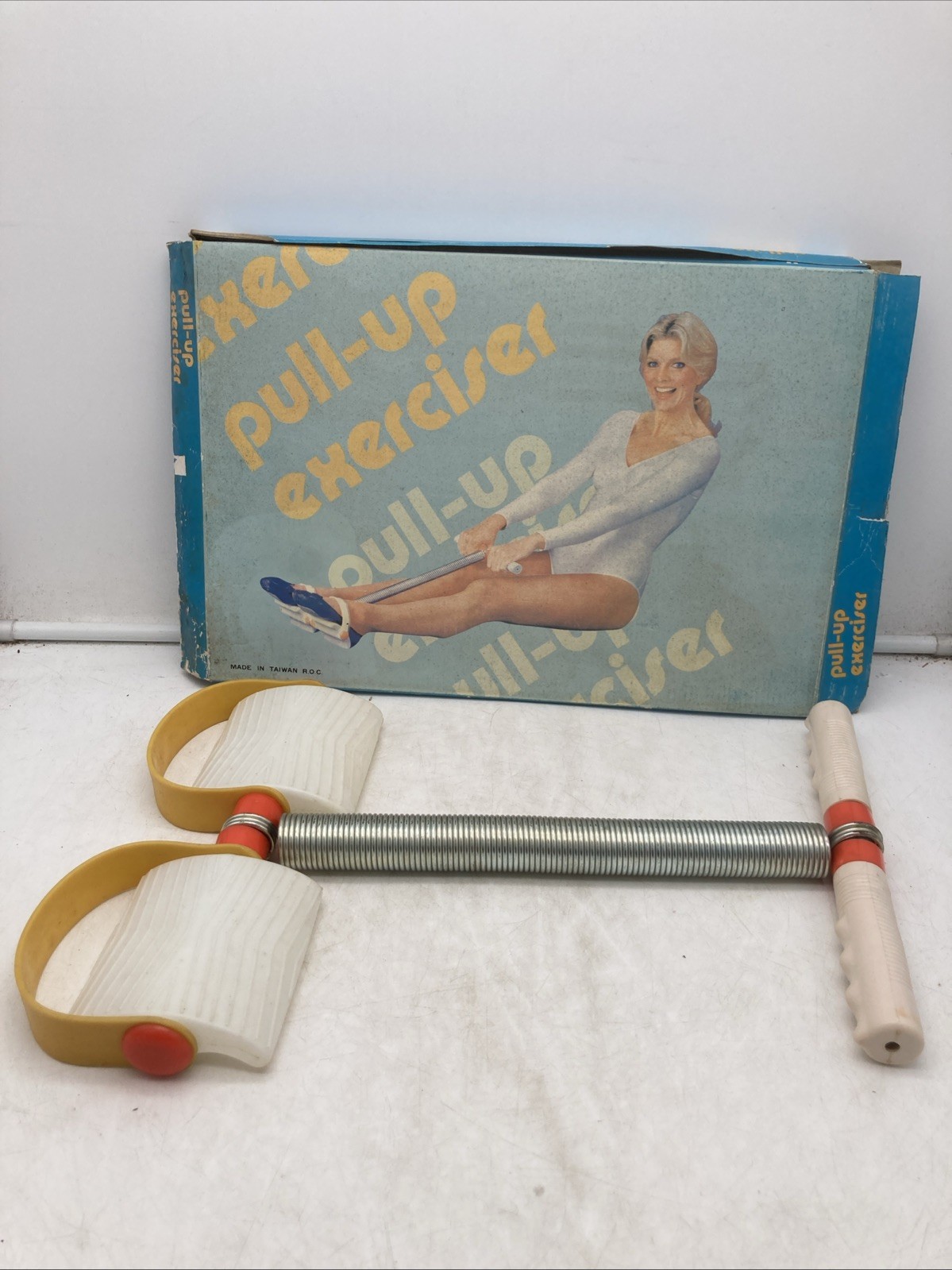 Vtg NEW Spring Action Pull Up Rowing Ab Waist Thigh Tummy Exerciser Pedals NOS