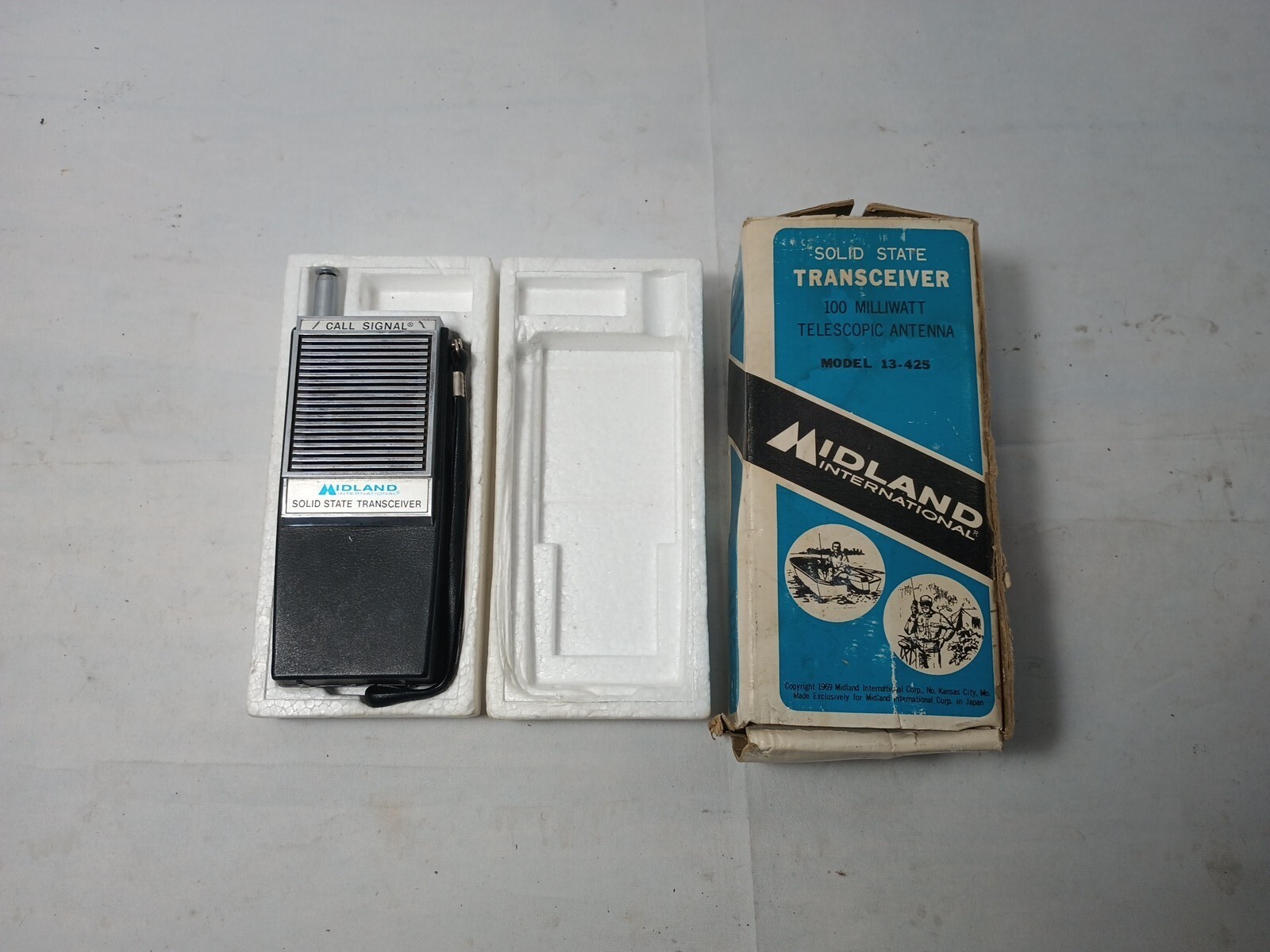 Midland International 3 Channel Transceiver Model 13-724 Walkie Talkie G77