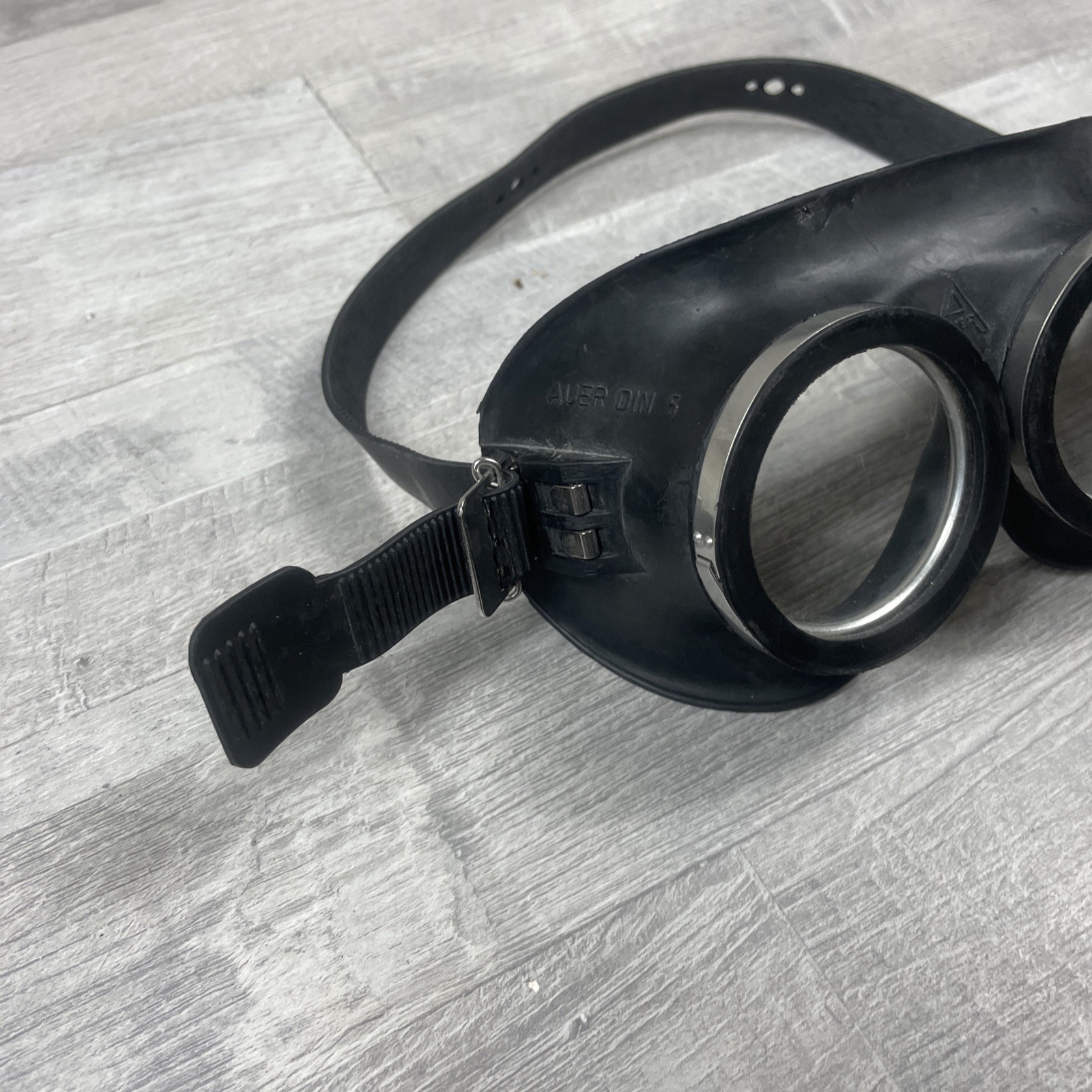 Rare Vintage AUER DIN 5 German WW2 Army Motorcycle Aircraft Rubber Goggles