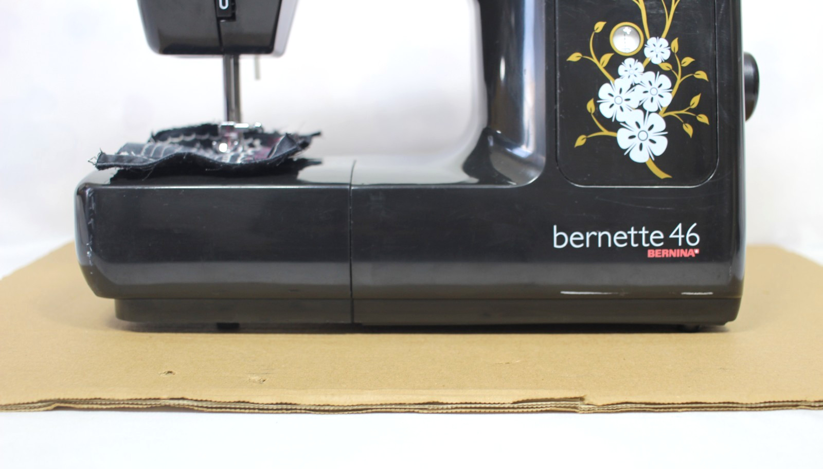 Bernina Bernette Model 46 Sewing Machine TESTED & WORKING READ FULL DESCRIPTION