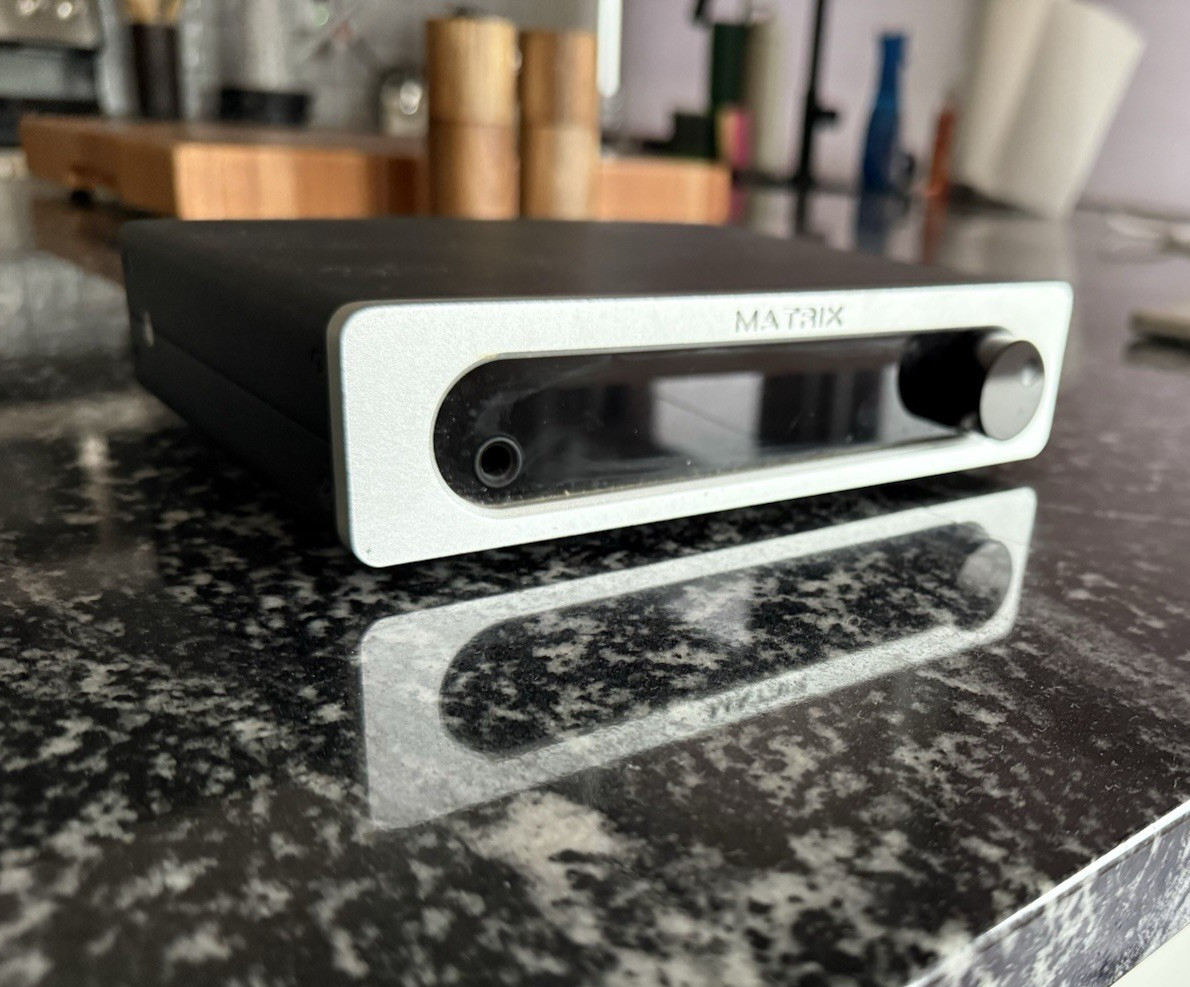 Matrix Mini-i DAC Digital-to-Analog Converter USB SPDIF Toslink XLR Black/Silver