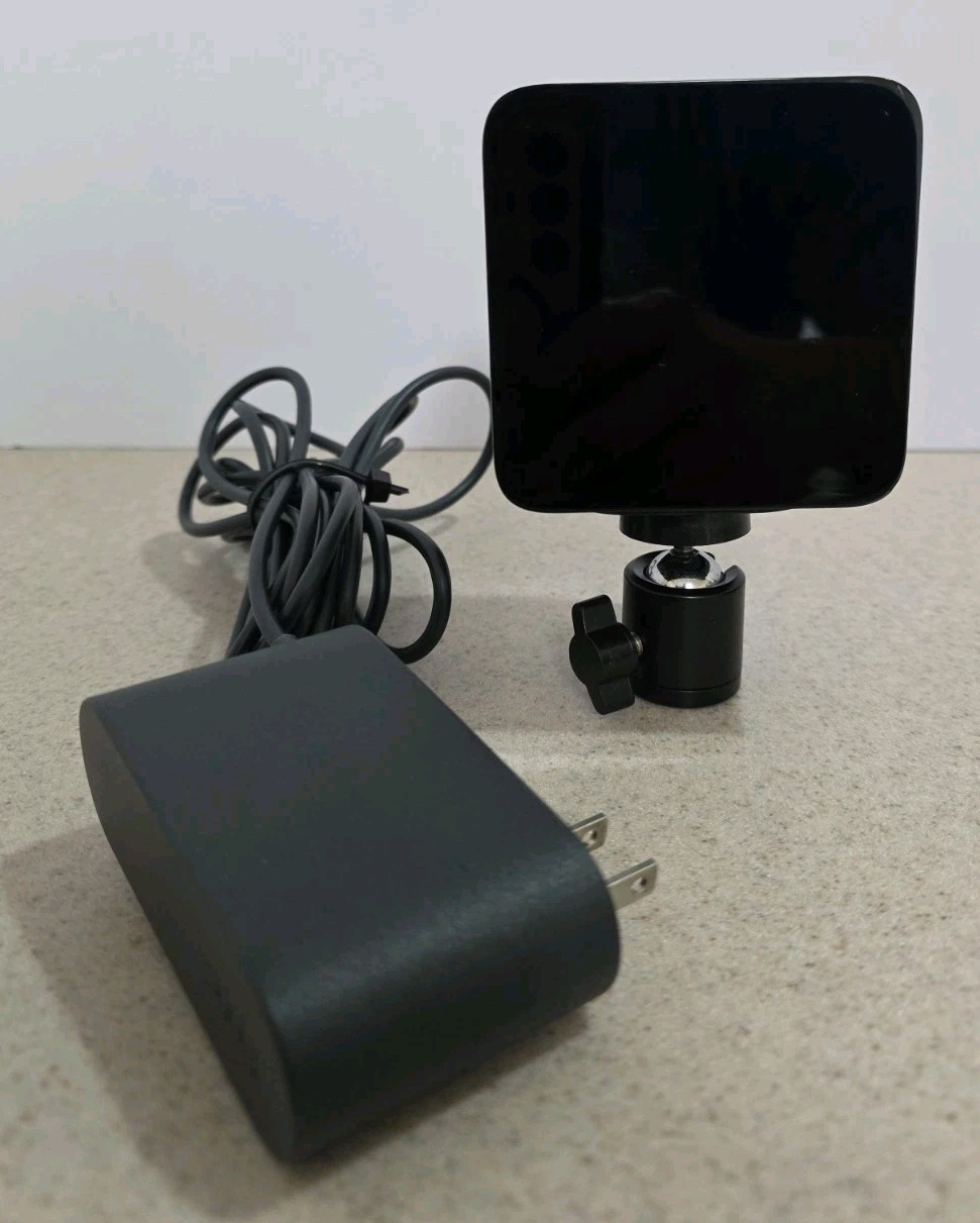 HTC Vive Cosmos Base Station 1.0 VR Tracker (2PR8100) with Power Supply & Mount