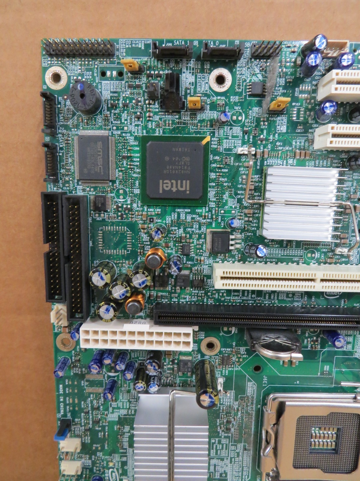Intel S3000AH D40859-207 Socket LGA775 DDR2 PCI ATX Server Board TESTED