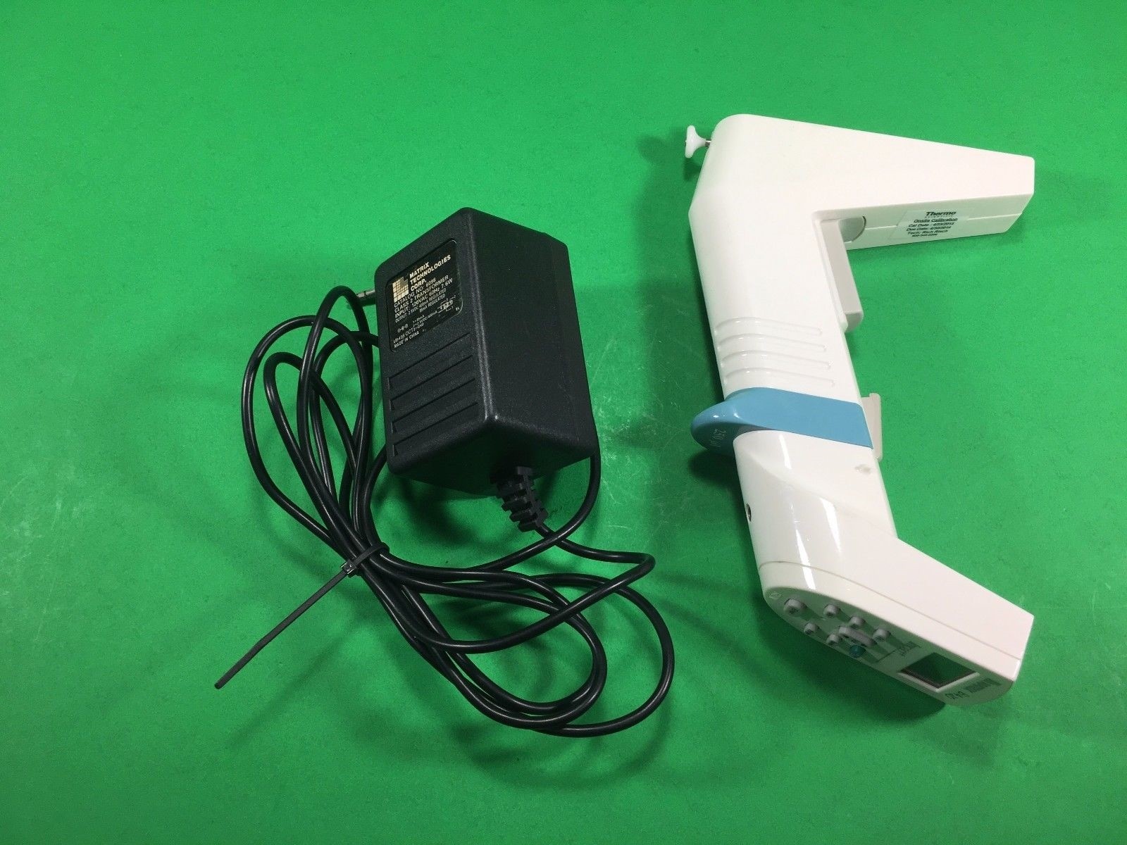 Matrix Impact 250µL 8-Channel Pipette & Charger 6098 -- Used --