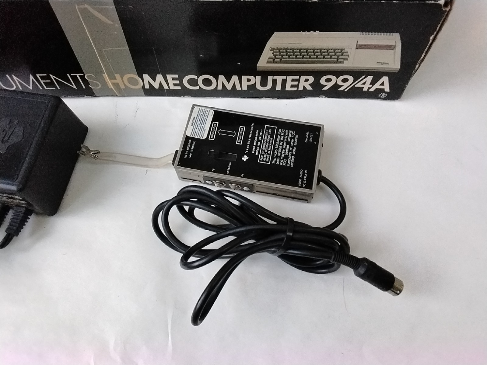 T1 – 99/4A Computer Pwr Cord Video Modulator Munch Man Video Game Untested