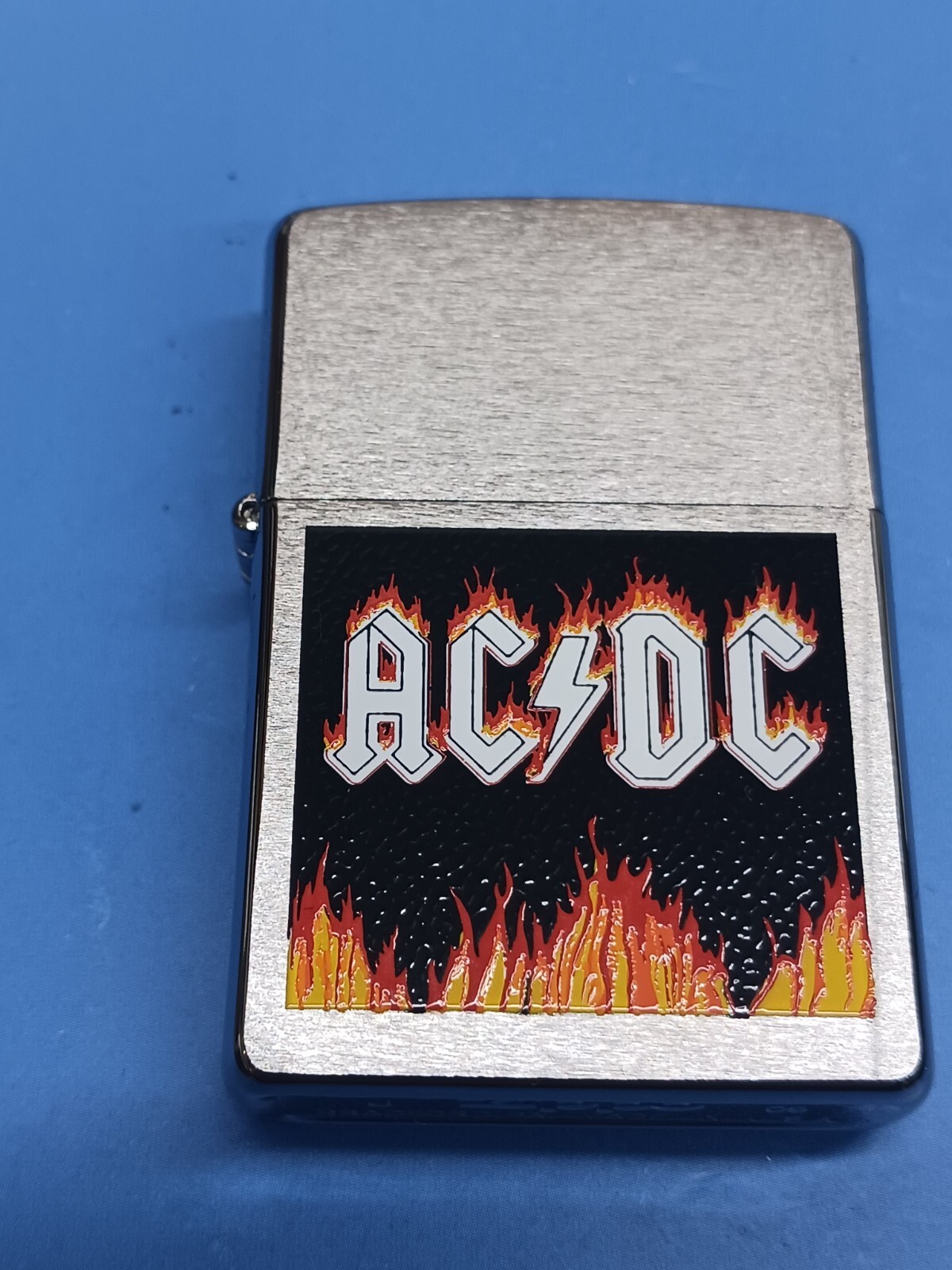 Zippo AC/DC Flames Brushed Chrome 24277