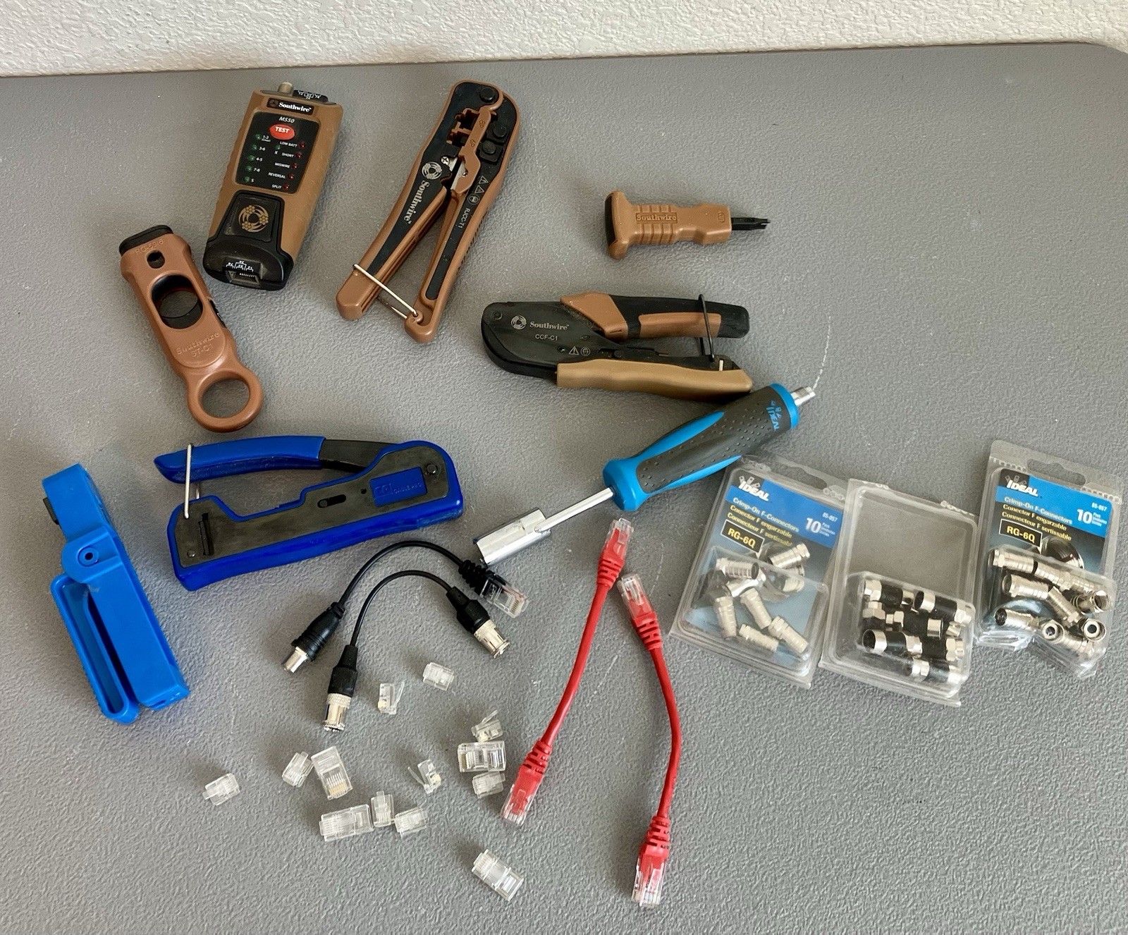 Southwire M550 Coax & RJCC-T1 Southwire Network Tool Kit with Ideal Connectors