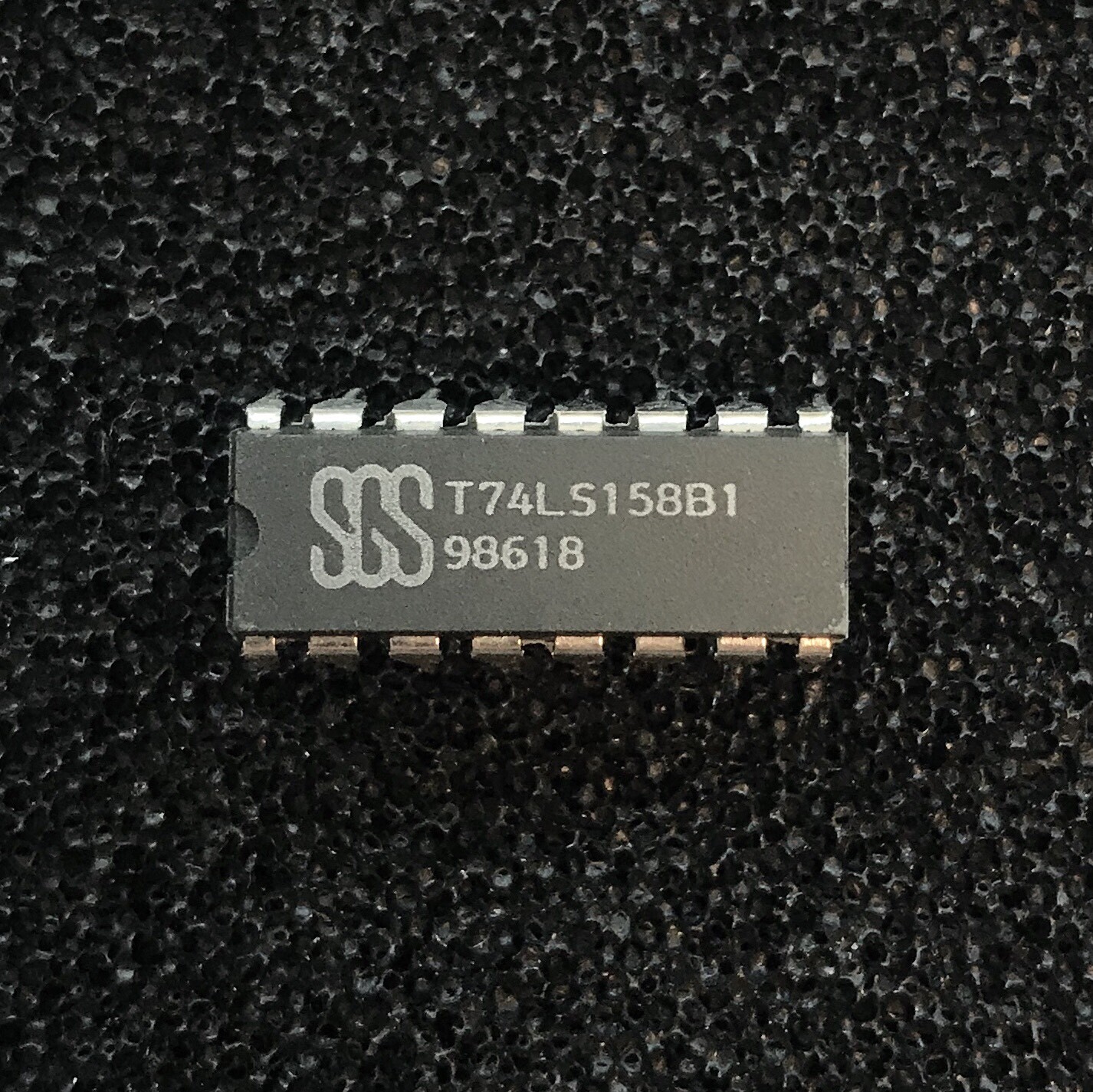 (PKG of 10) T74LS158B1 Quad 2-to-1 Data Select/Multiplexer, PDIP-16, SGS-Thomson