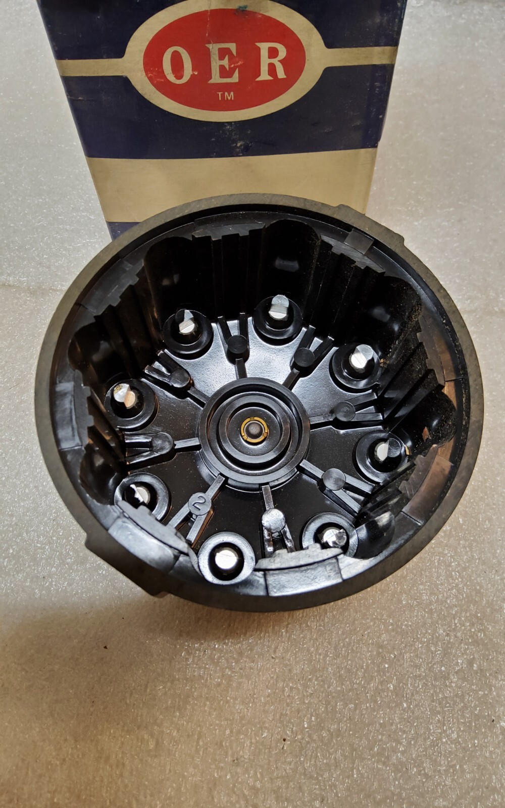 Vintage OER Distributor Cap V8 AF302