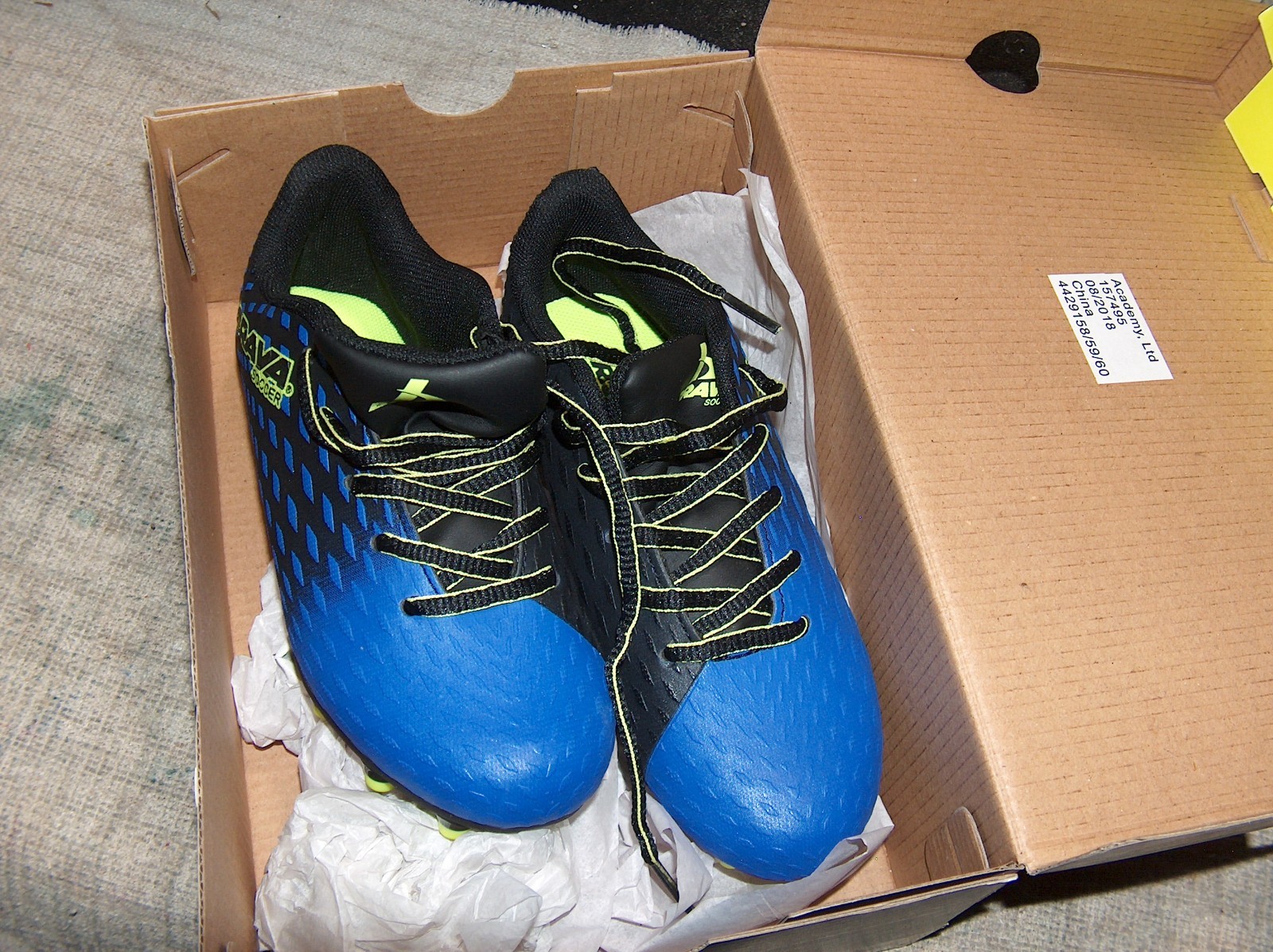 Brava Soccer THUNDER II Soccer Cleats ~  157495 Youth/Boys size 1  19.9 CM