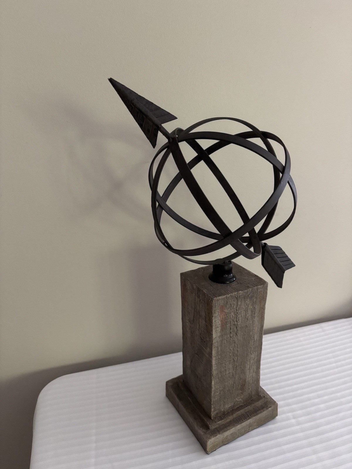 Metal Orb And Arrow Decor On Standing Base NWT