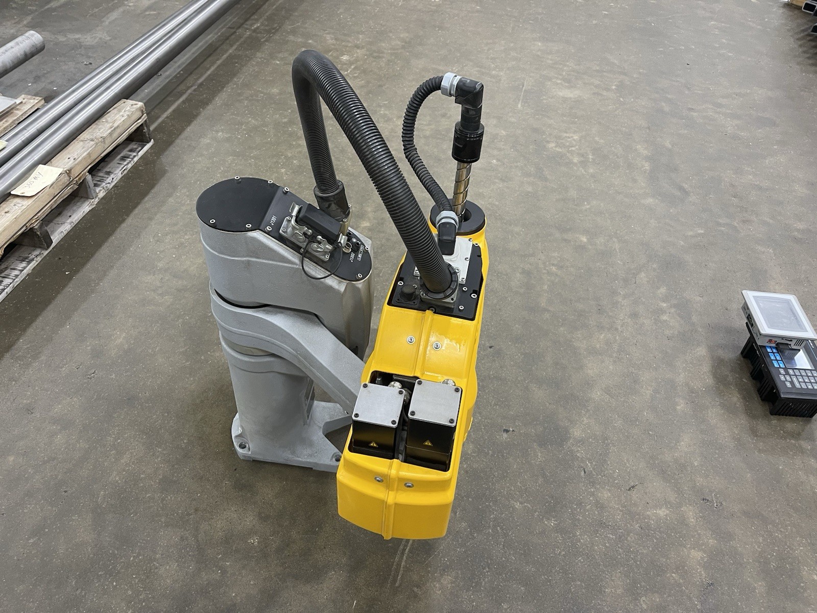 Staubli TS80 Robot Arm with CS8C-TS80 Robot Controller