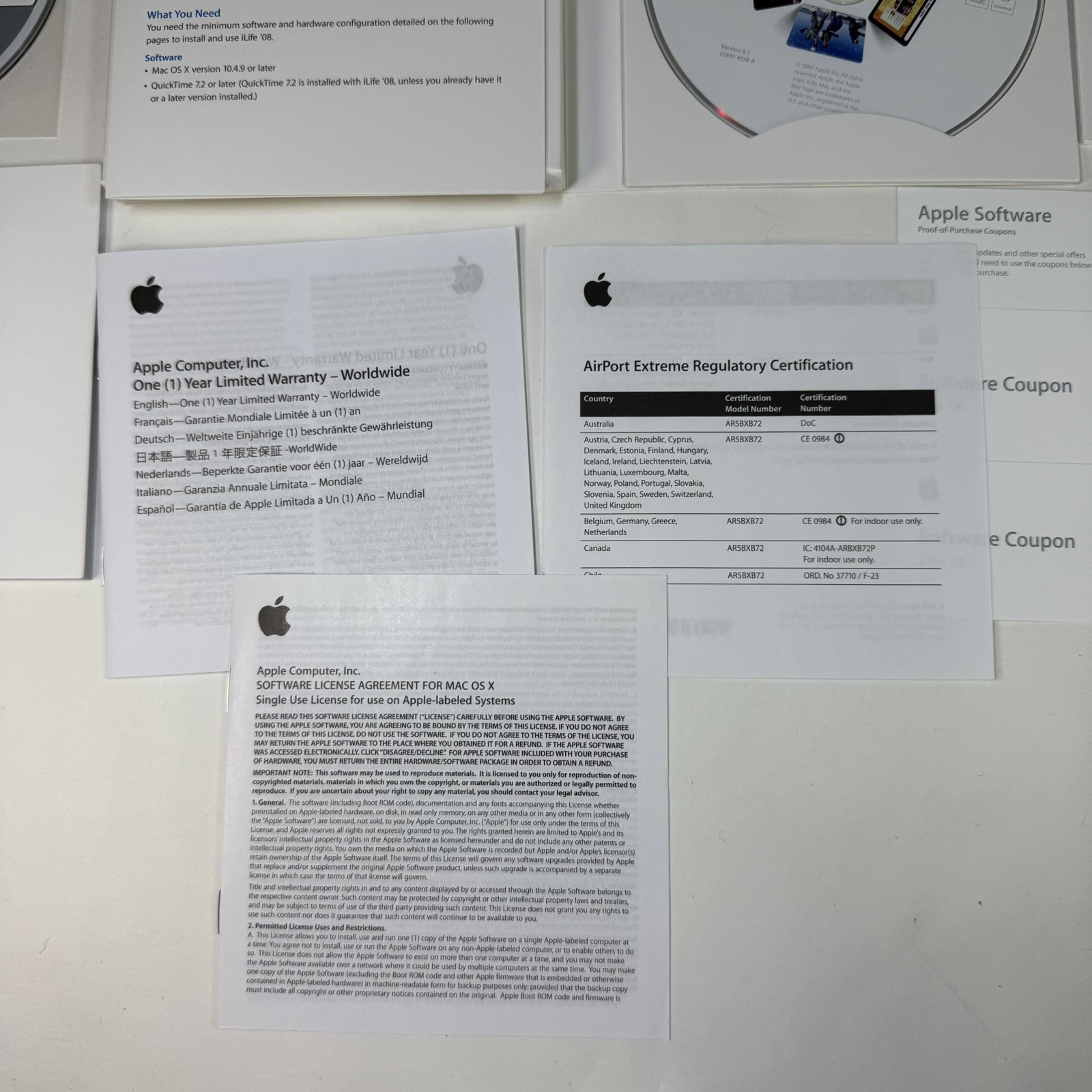 Apple iLife '08 & iWork '08 Trial MacBook discs and accessories