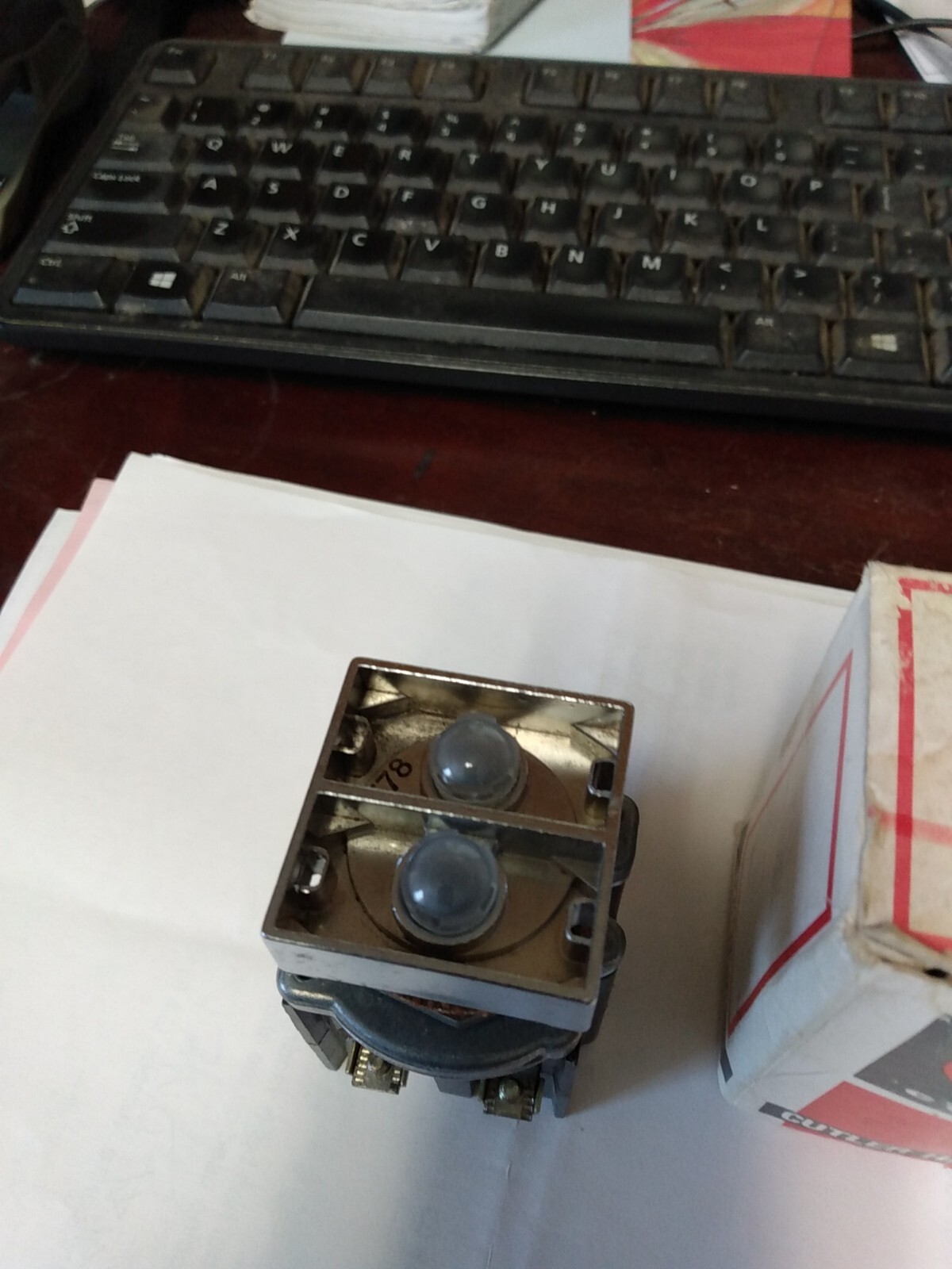 Cutler Hammer E30CB Indicating Light 240 Volt NIB