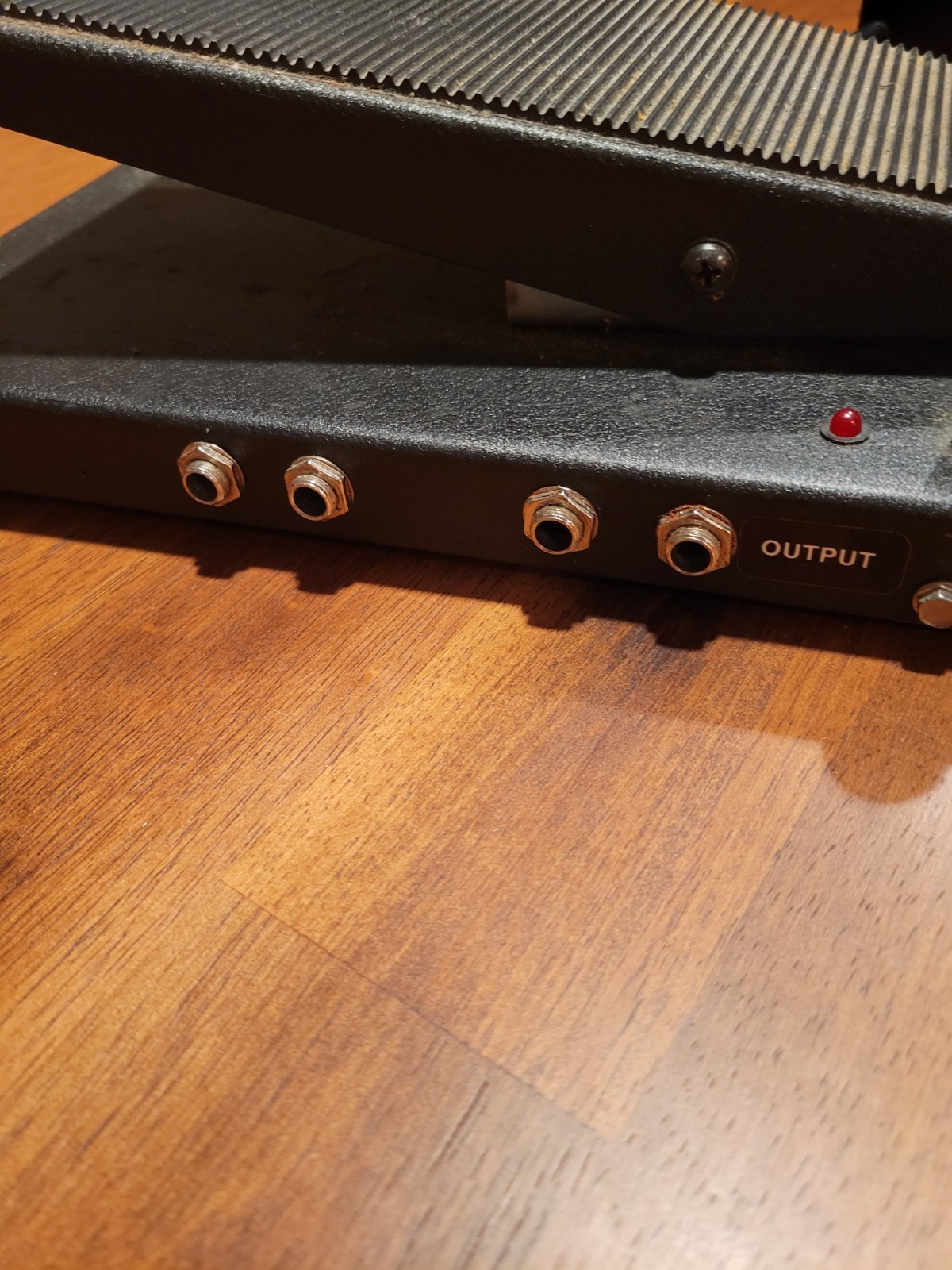 Morley SLMC-4 multi-channel volume pedal with power adapter