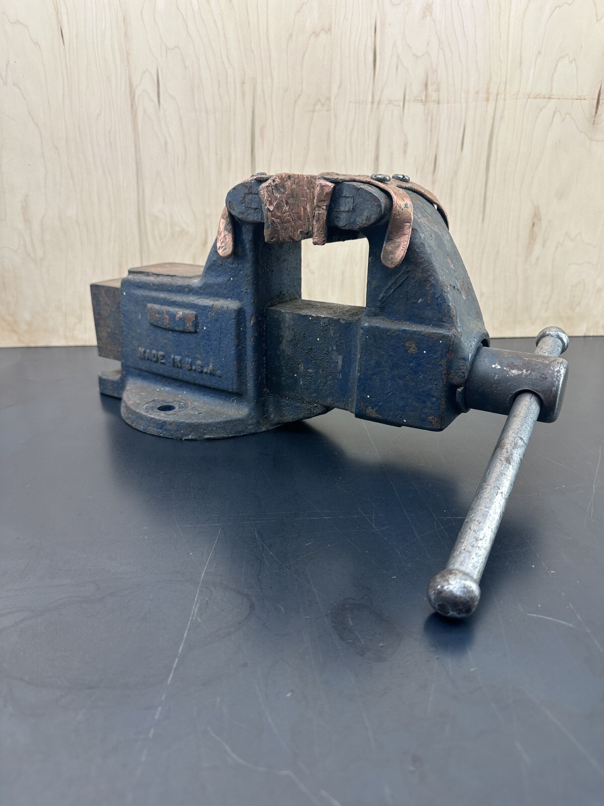 Vintage Columbian Cleveland Ohio 3 1/2 Made In USA Fixed Base