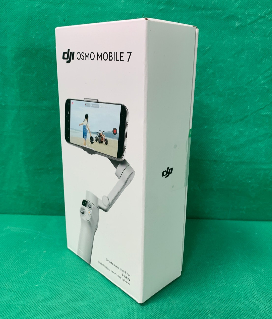 DJI Osmo Mobile 7 Smartphone 3-Axis Gimbal Stabilizer - Gray