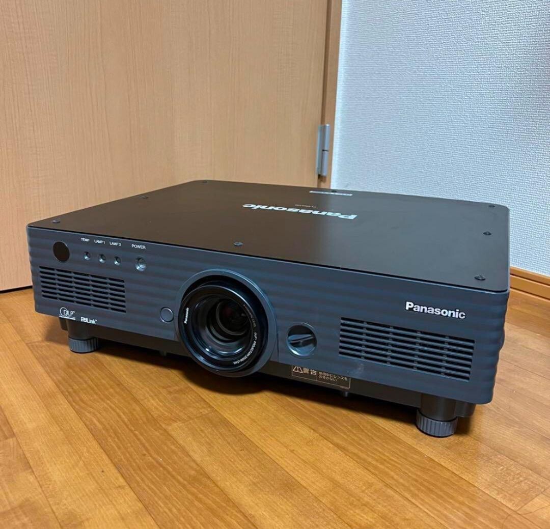 Panasonic PT-DW5100 Projector 5500 Lumens HD DLP 2000 1 Contrast Remote Ready