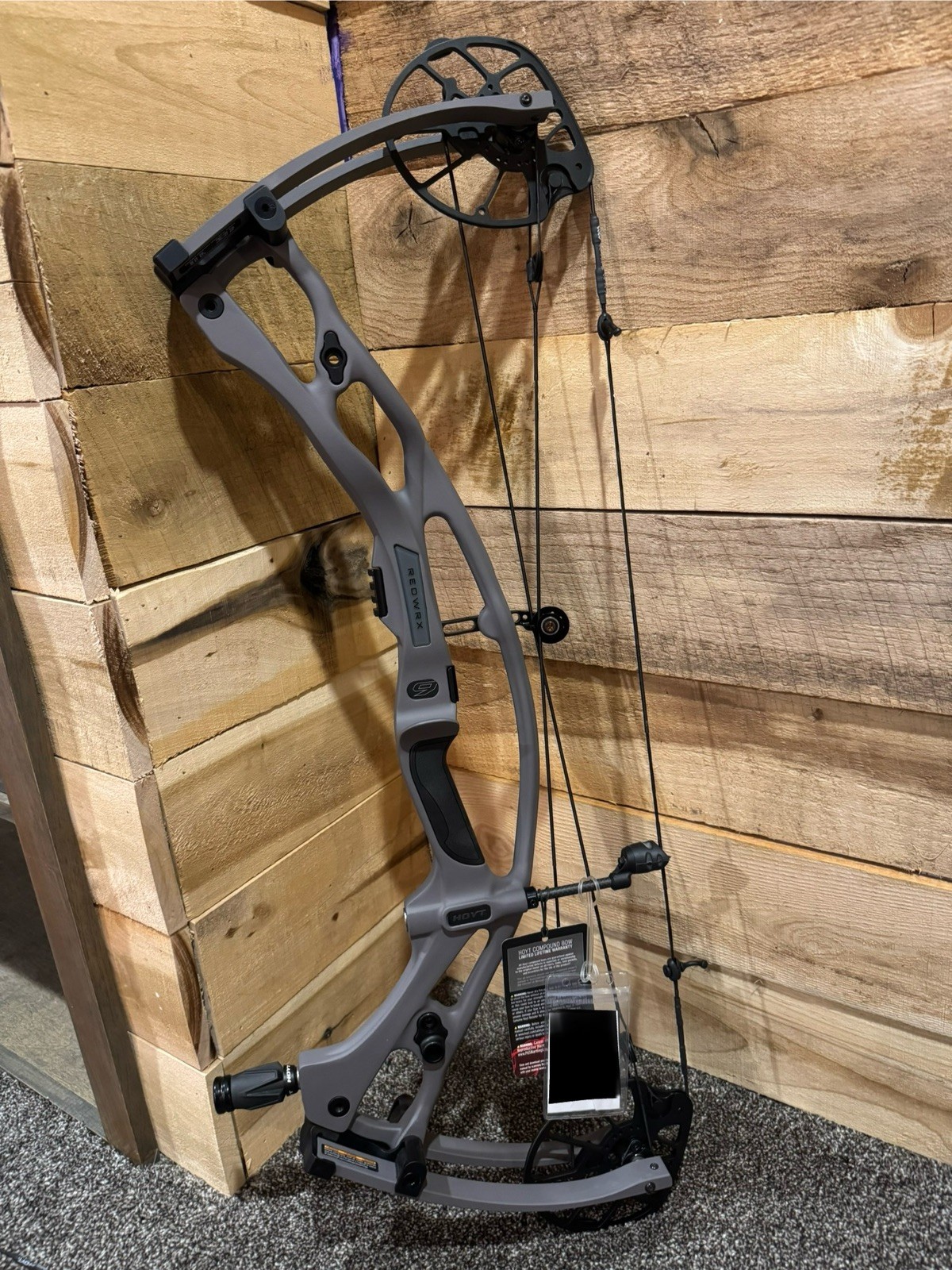 Brand New Hoyt RX-9 Tombstone Compound Bow